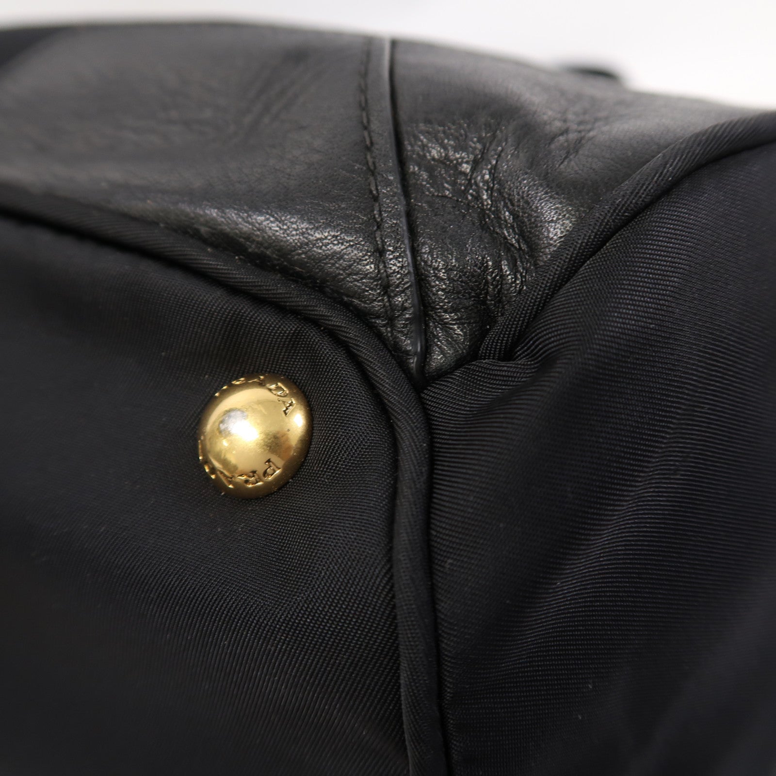 PRADA 尼龍Shoulder Bag金扣肩背袋黑色