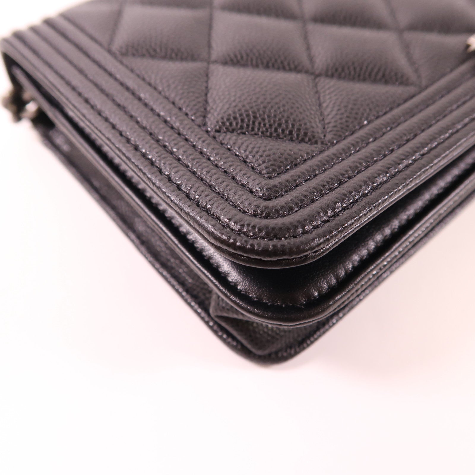 CHANEL 牛皮皮革Boy WOC Wallet On Chain銀扣鏈帶肩背袋