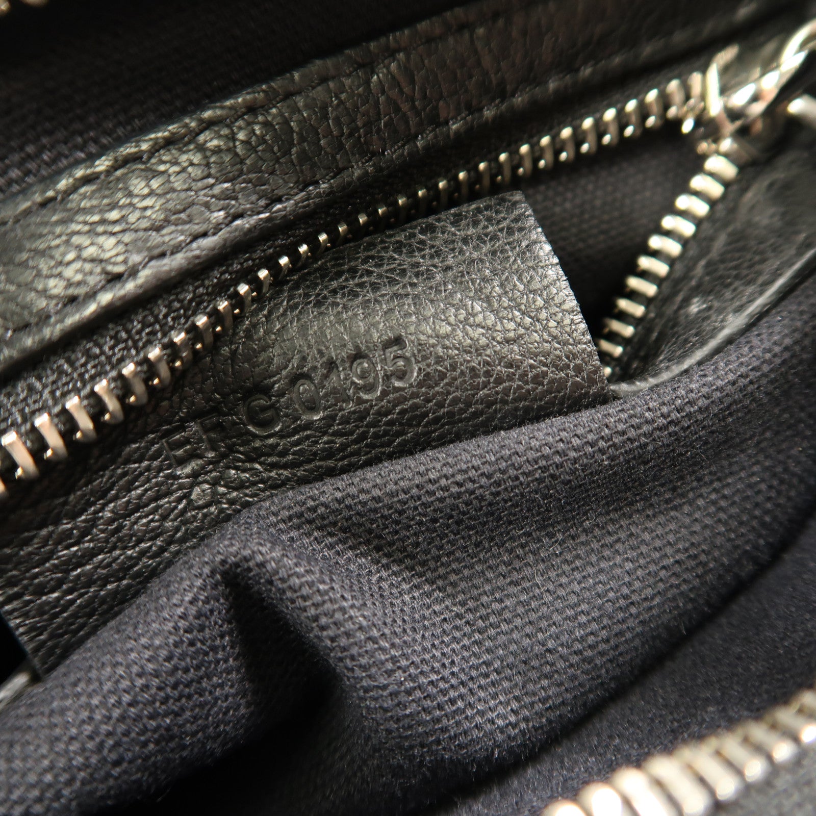 GIVENCHY 牛皮皮革Shoulder Bag銀扣肩背袋