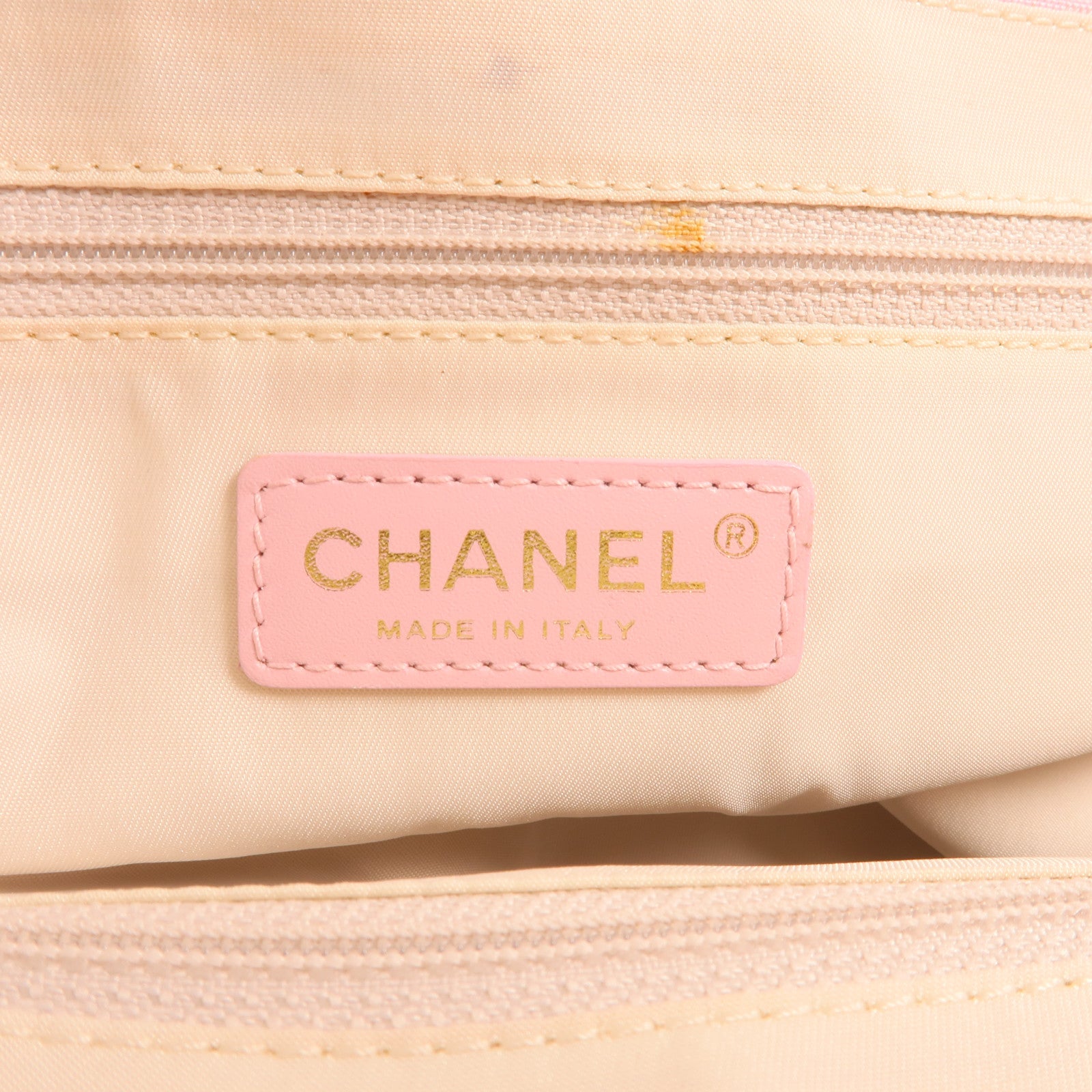 CHANEL 尼龍New Travel Line Tote金扣肩背袋/手挽袋