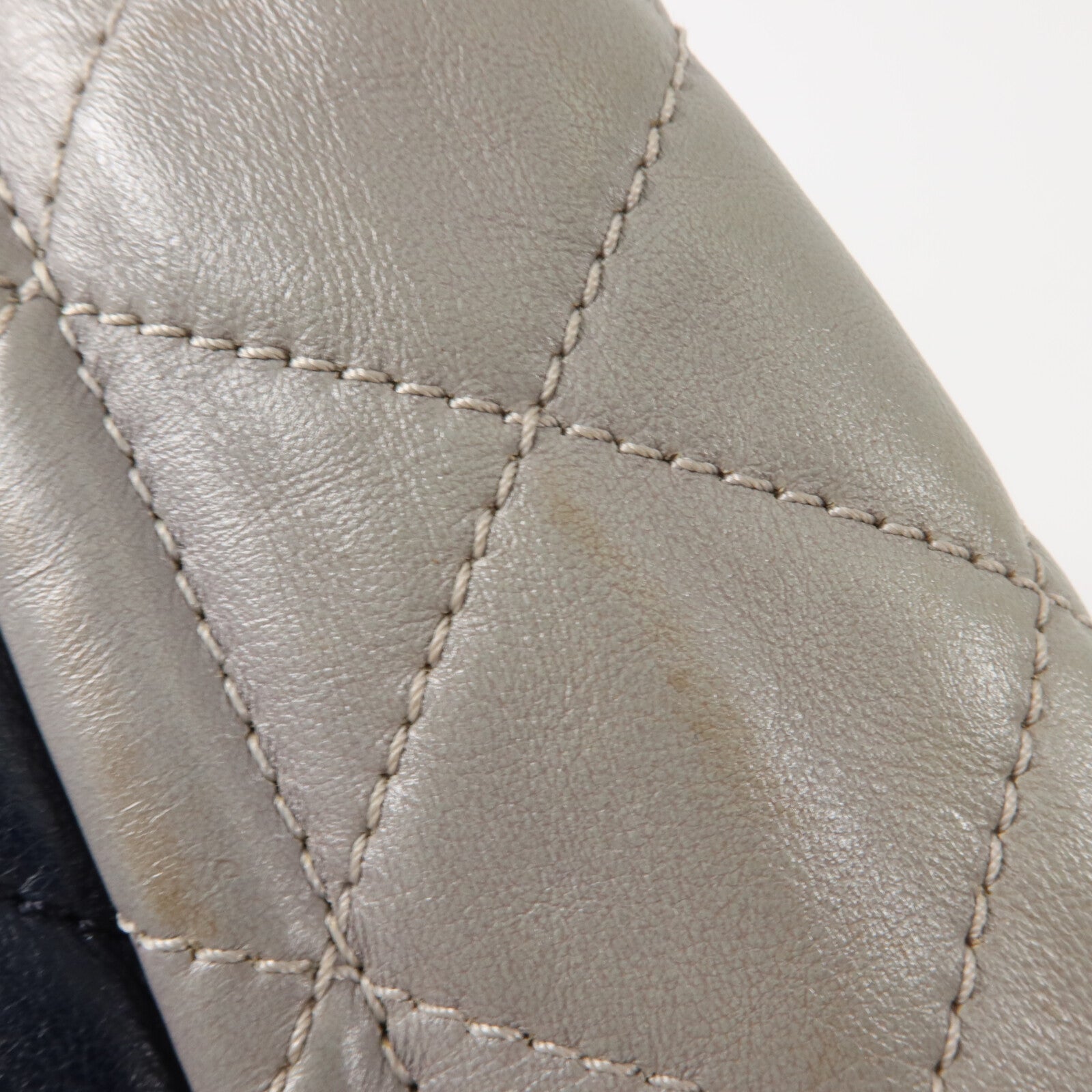 CHANEL 牛皮皮革Tricolor Country Chic Flap Bag鏈帶肩背袋