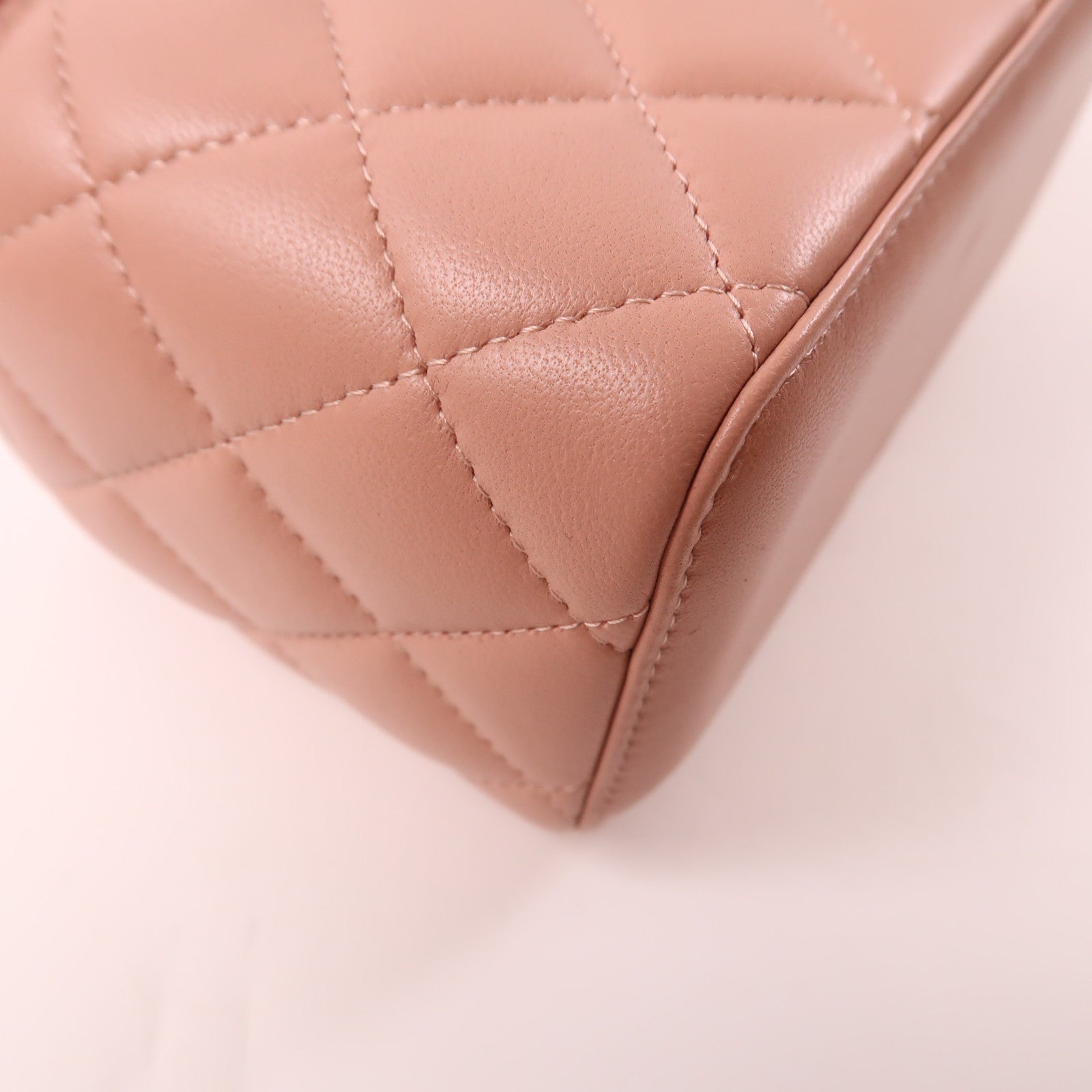 CHANEL 羊皮皮革Vanity Case金扣鏈帶肩背袋粉紅色