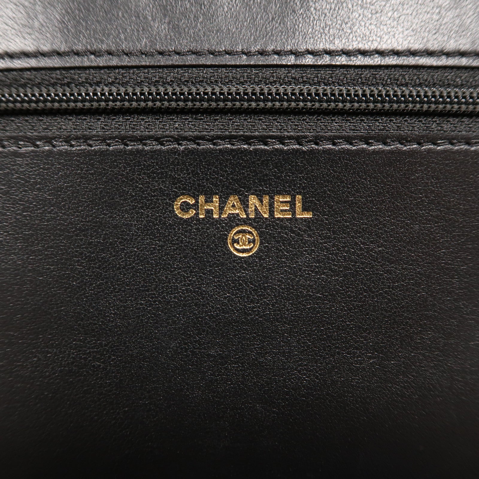 CHANEL Caviar皮革Boy Wallet On Chain金扣手挽肩背兩用袋黑色