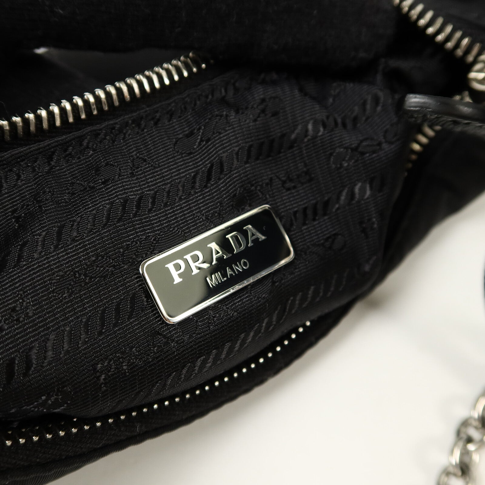 PRADA 尼龍Re-Edition 2005 Mini Bag肩背袋