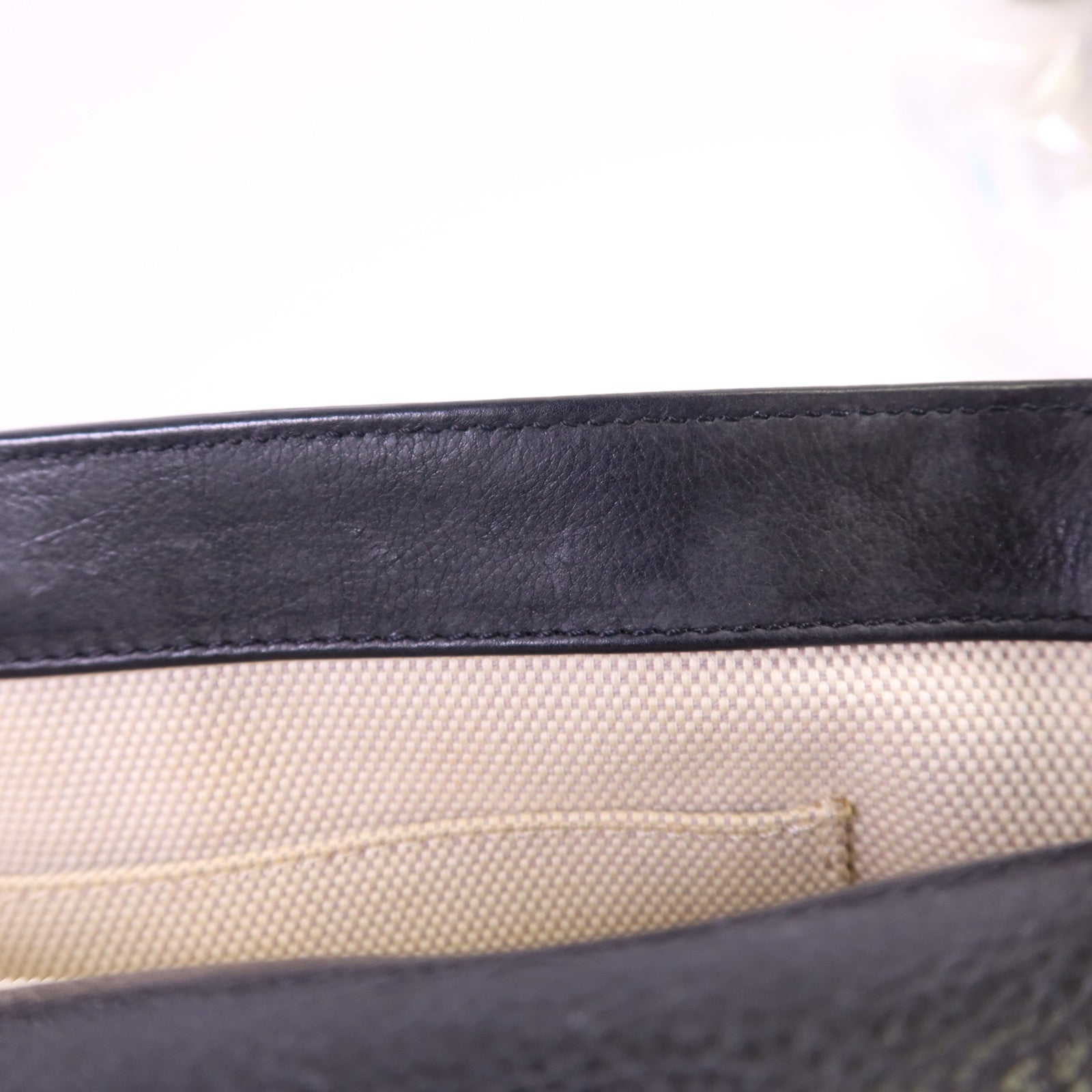 CHANEL 牛皮皮革Shoulder Bag金扣肩背袋