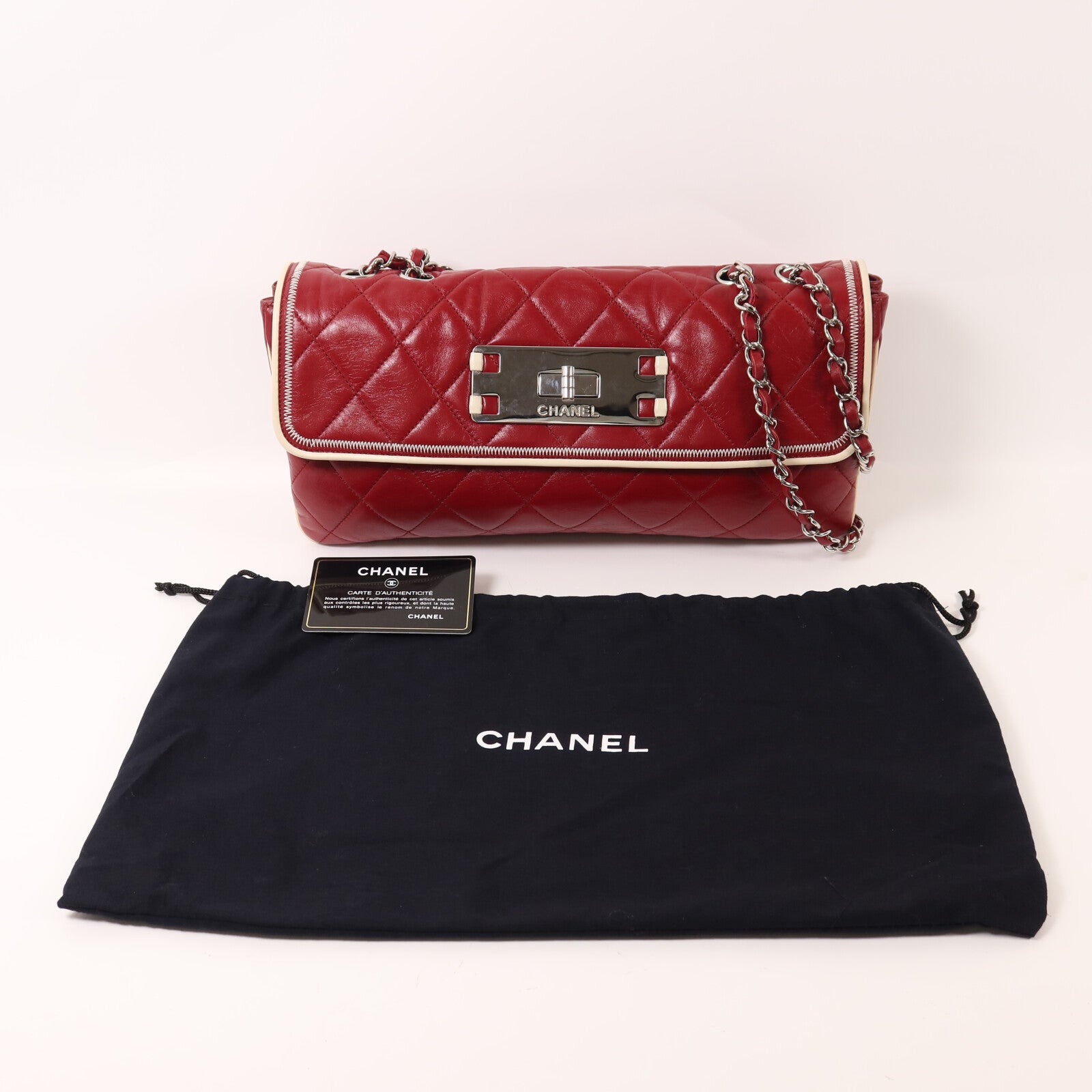 CHANEL 牛皮皮革2.55 East West Flap Bag銀扣鏈帶肩背袋