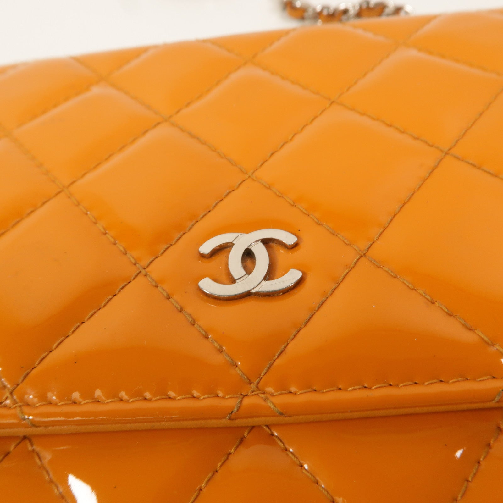 CHANEL 漆皮皮革Wallet On Chain鏈帶肩背袋