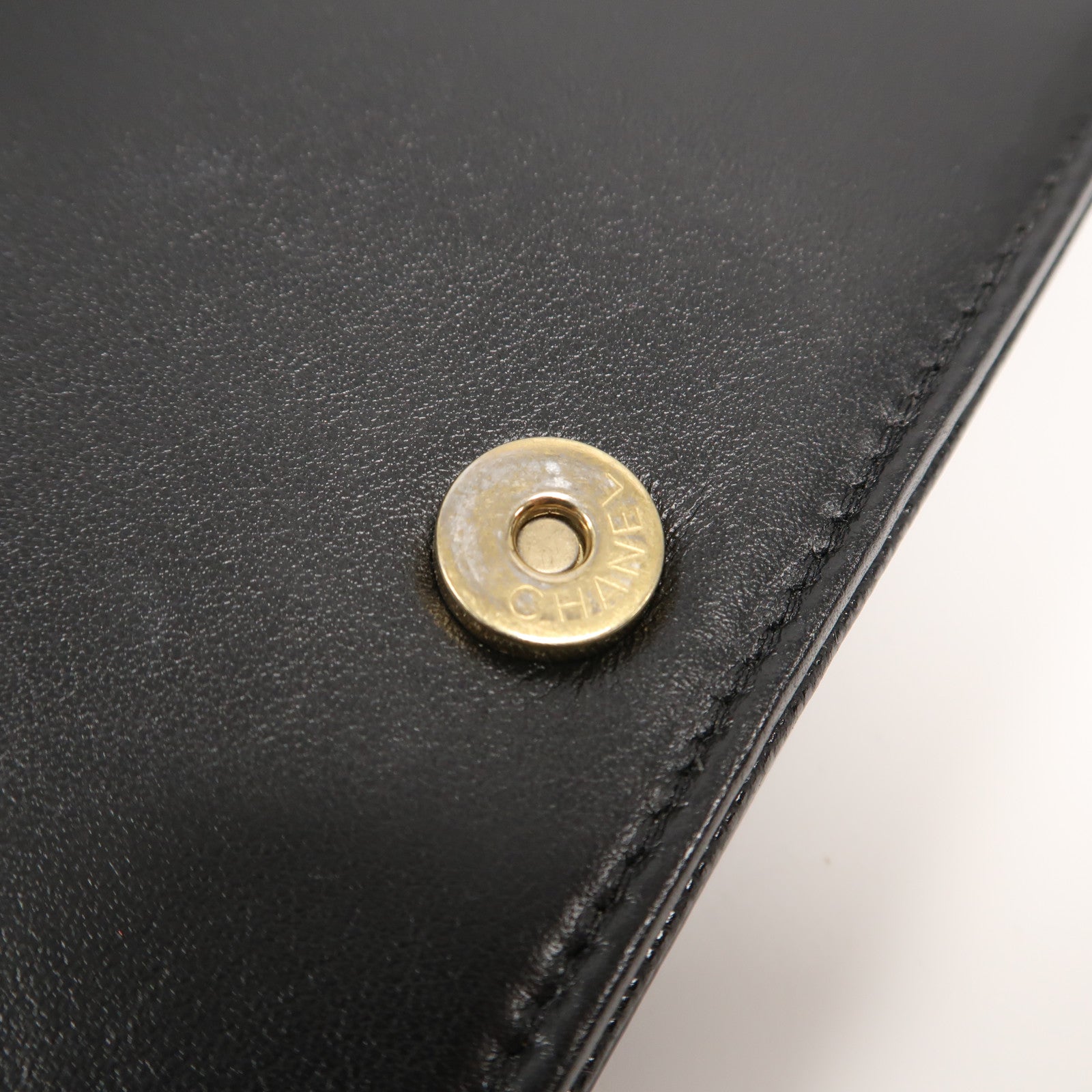 CHANEL Caviar皮革Boy Wallet On Chain金扣手挽肩背兩用袋黑色