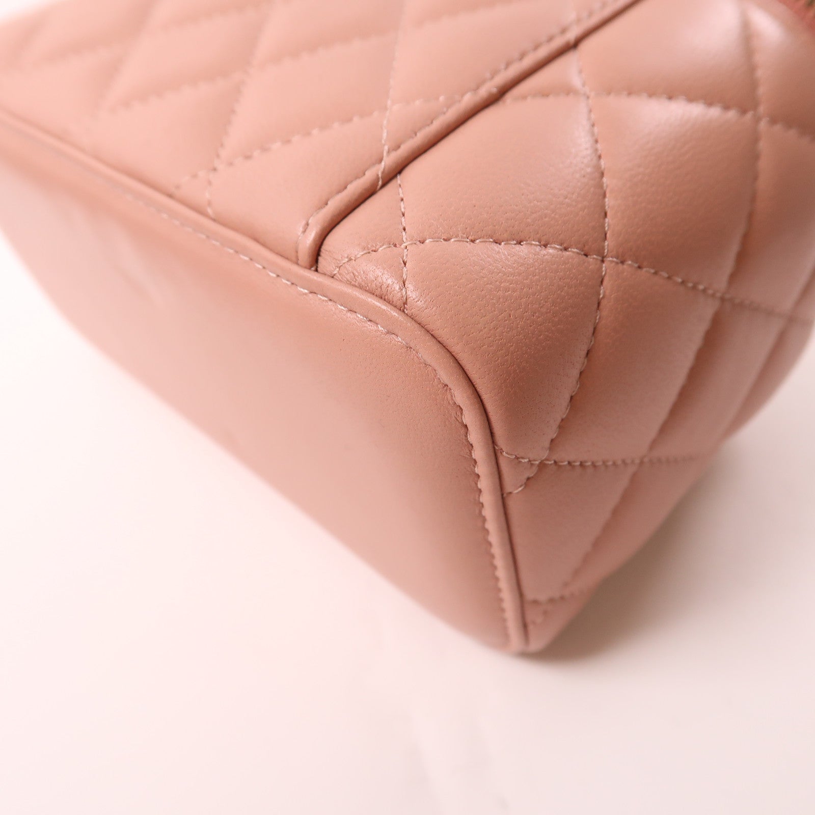 CHANEL 羊皮皮革Vanity Case金扣鏈帶肩背袋粉紅色