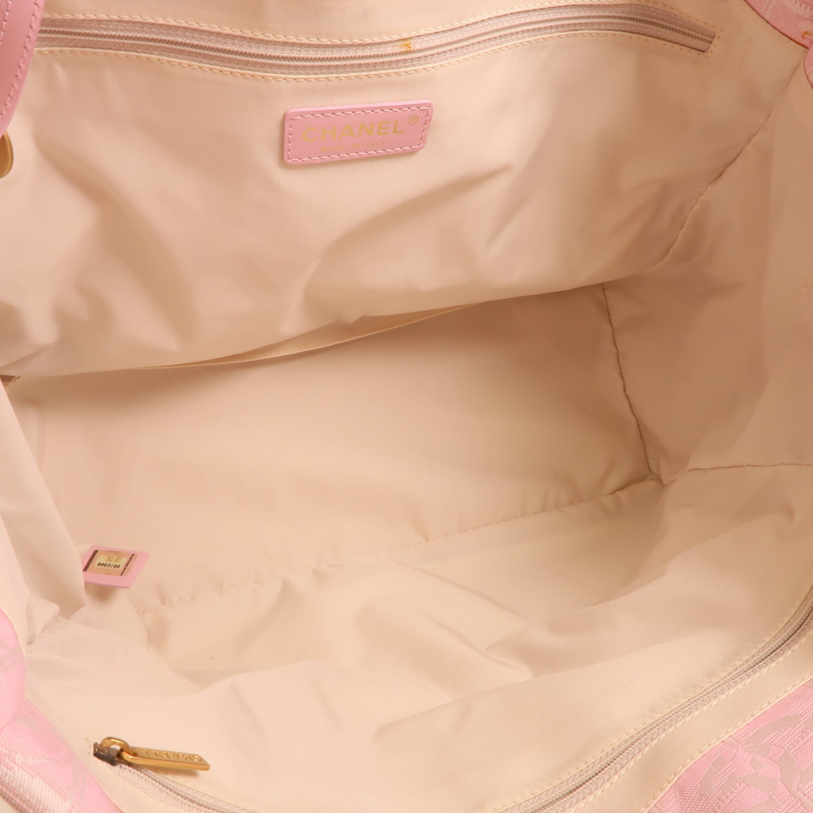 CHANEL 尼龍New Travel Line Tote金扣肩背袋/手挽袋