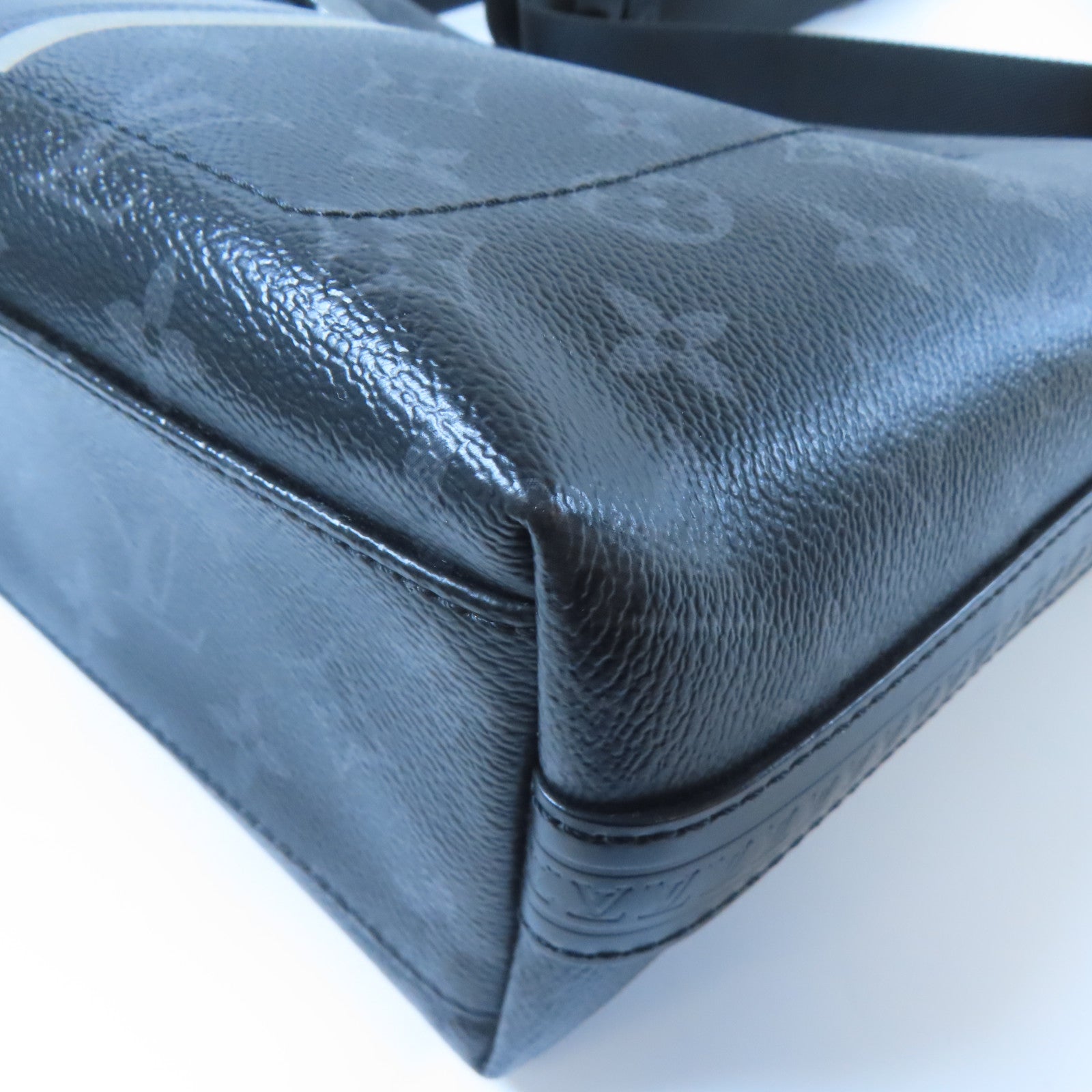 LOUIS VUITTON 【激減優惠】Monogram Eclipse Apollo Messnger MM X Hiroshi Fujiware銀扣肩背袋黑色