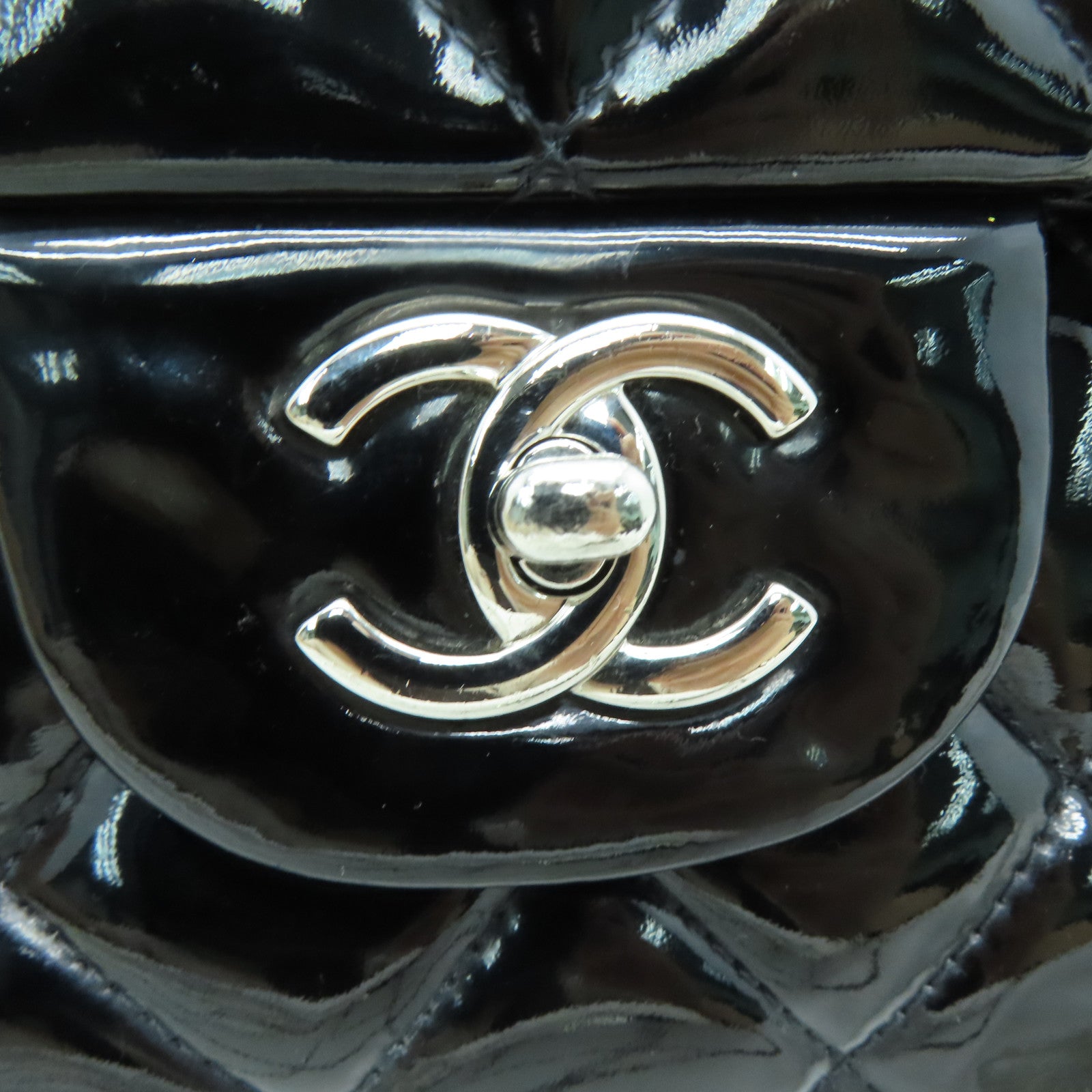 CHANEL 菱格漆皮皮革Chain Shoulder銀扣肩背袋黑色