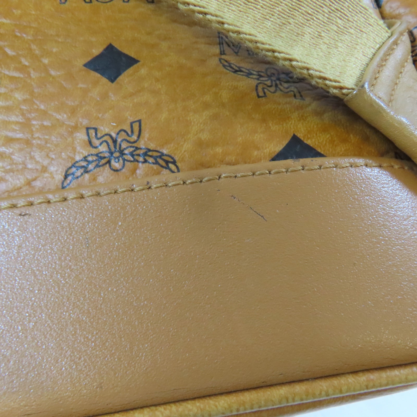 MCM 皮革Stark Side Studs Backpack金扣背包啡色