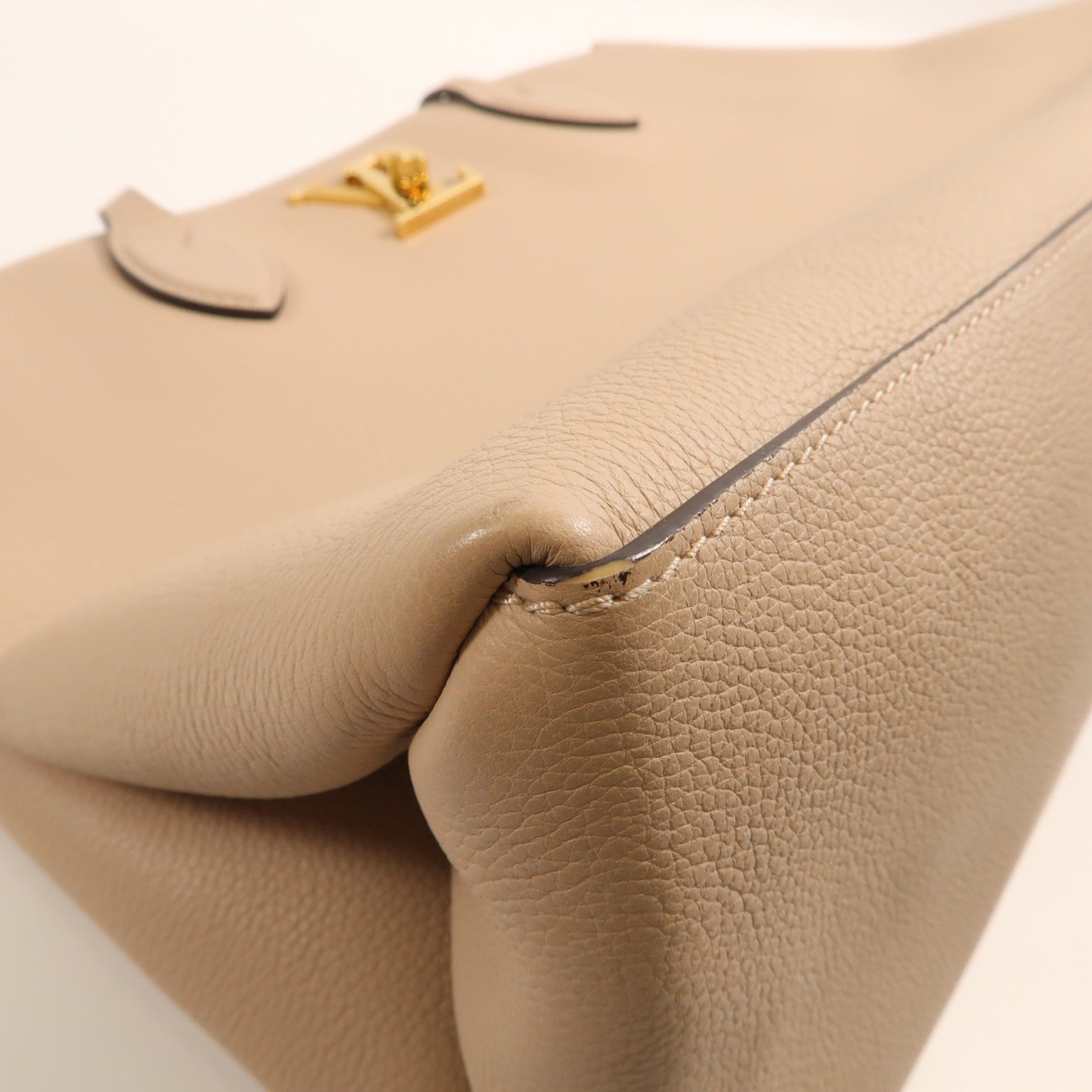 LOUIS VUITTON 【激減優惠】牛皮皮革Lookme Shopper Bag金扣手挽袋米色