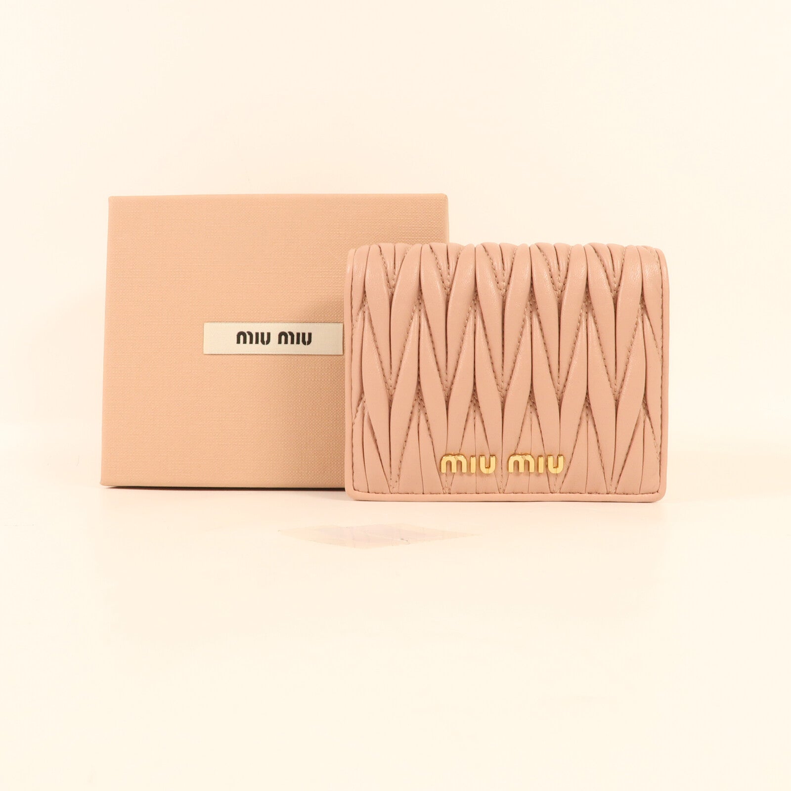 Miu Miu 牛皮皮革Bifold Wallet金扣錢包