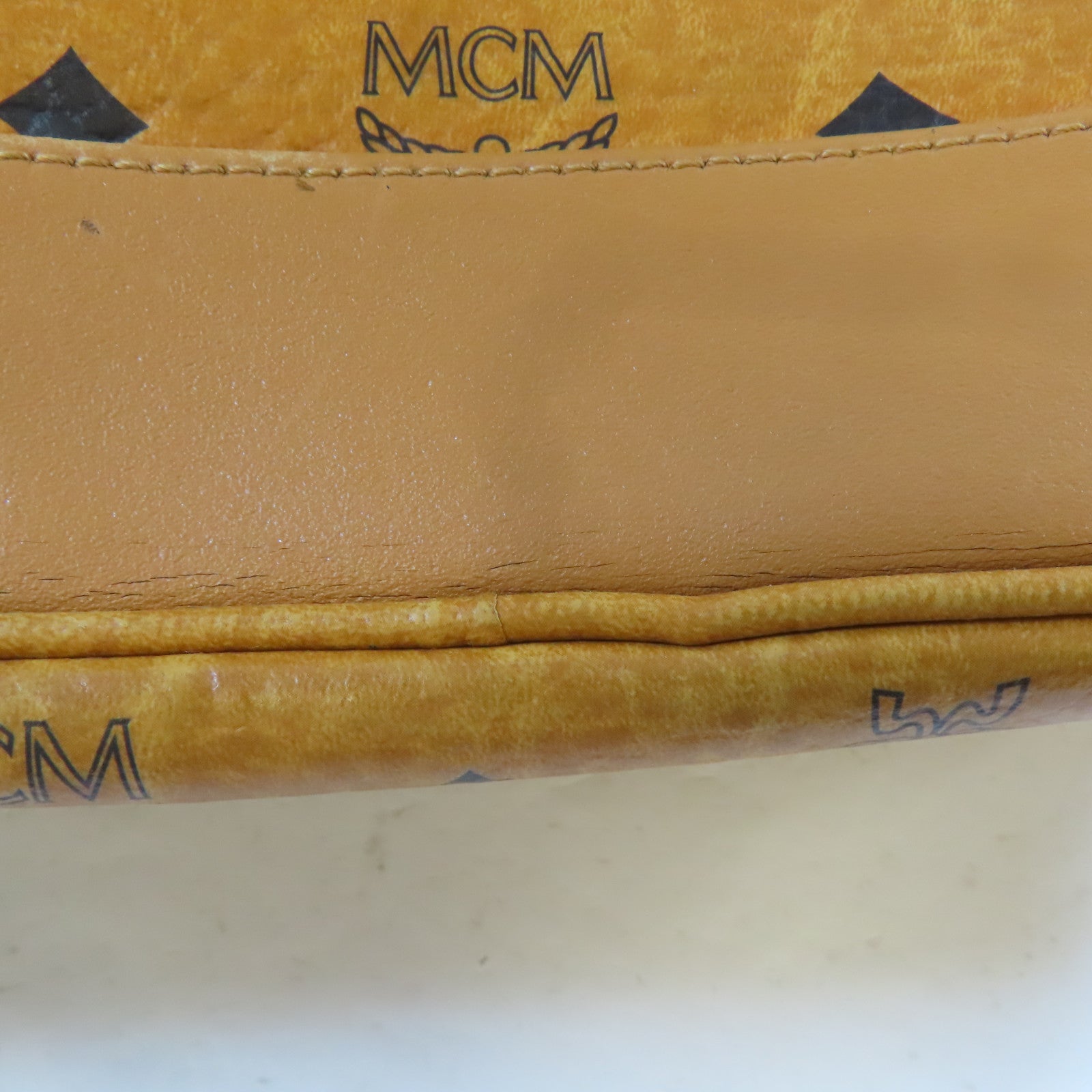MCM 皮革Stark Side Studs Backpack金扣背包啡色