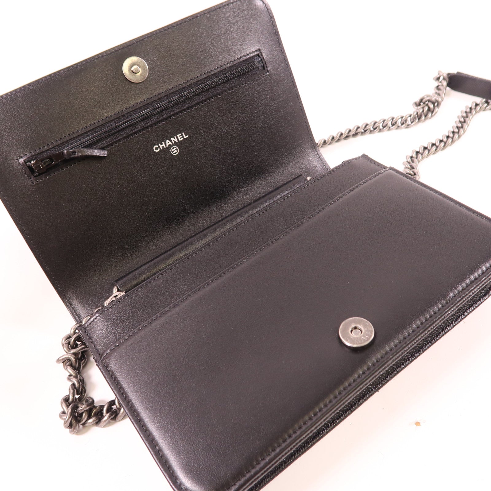 CHANEL 牛皮皮革Boy WOC Wallet On Chain銀扣鏈帶肩背袋
