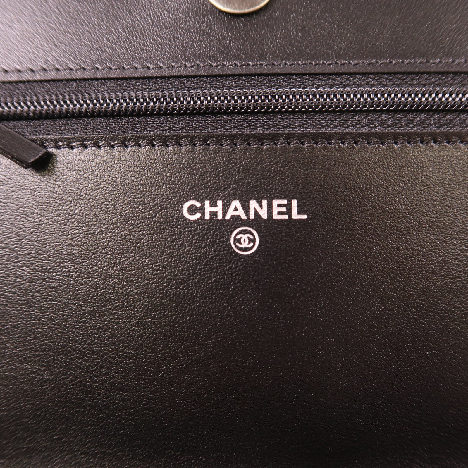 CHANEL 牛皮皮革Boy WOC Wallet On Chain銀扣鏈帶肩背袋