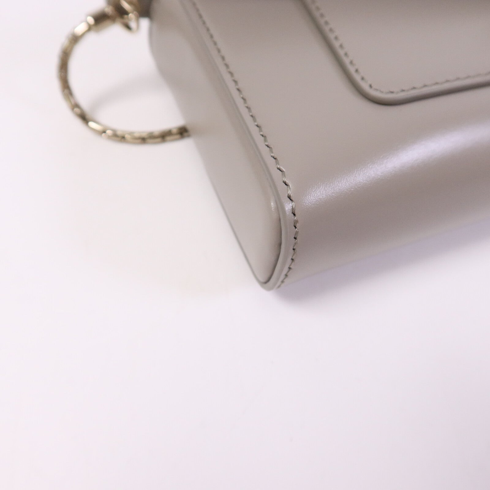 BVLGARI 牛皮皮革Serpenti Forever金扣肩背袋