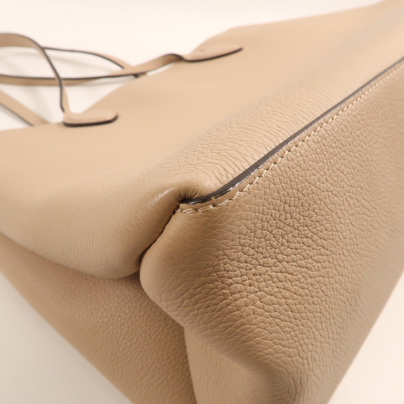 LOUIS VUITTON 牛皮皮革Lookme Shopper Bag金扣手挽袋米色