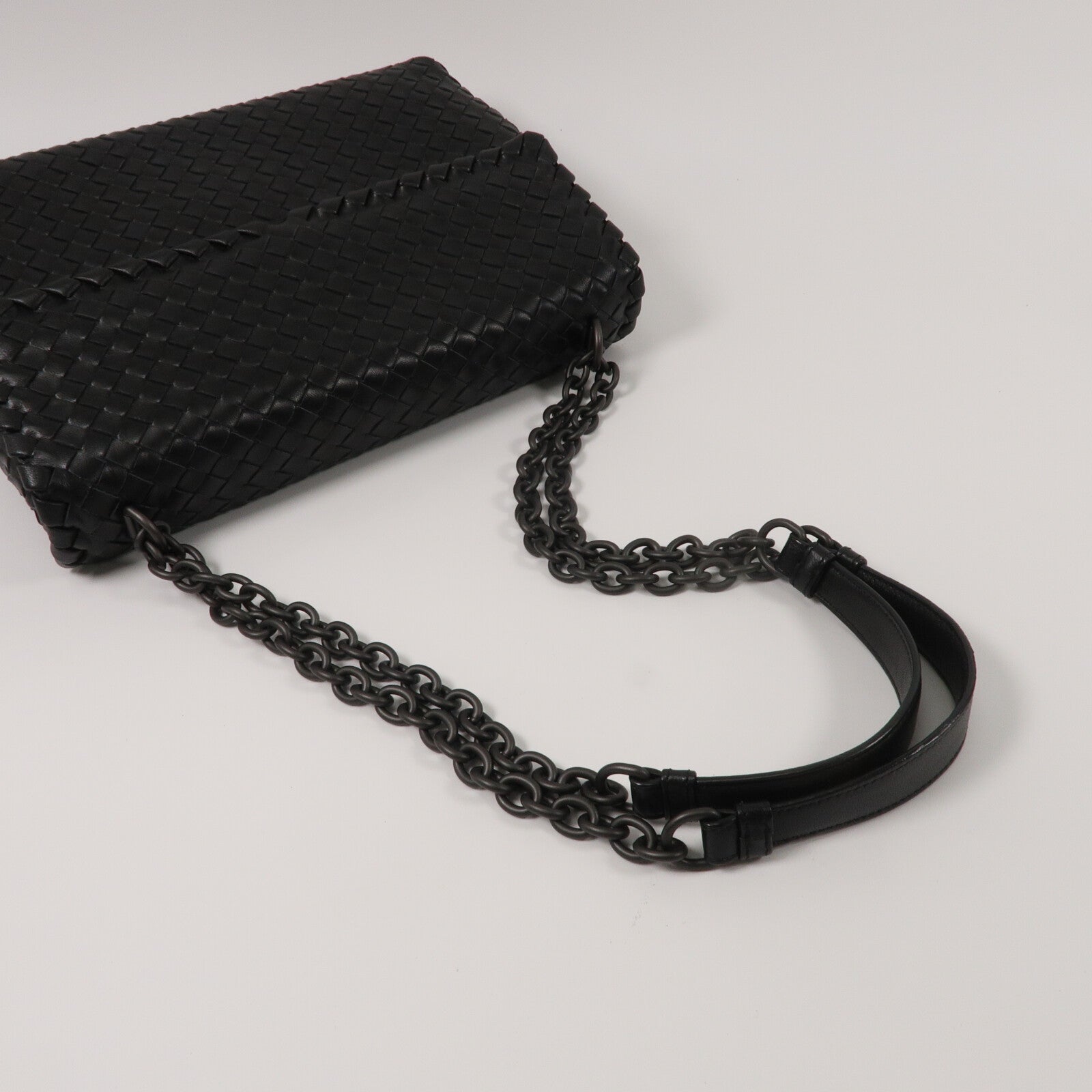 BOTTEGA VENETA 牛皮皮革Olimpia Bag鏈帶肩背袋