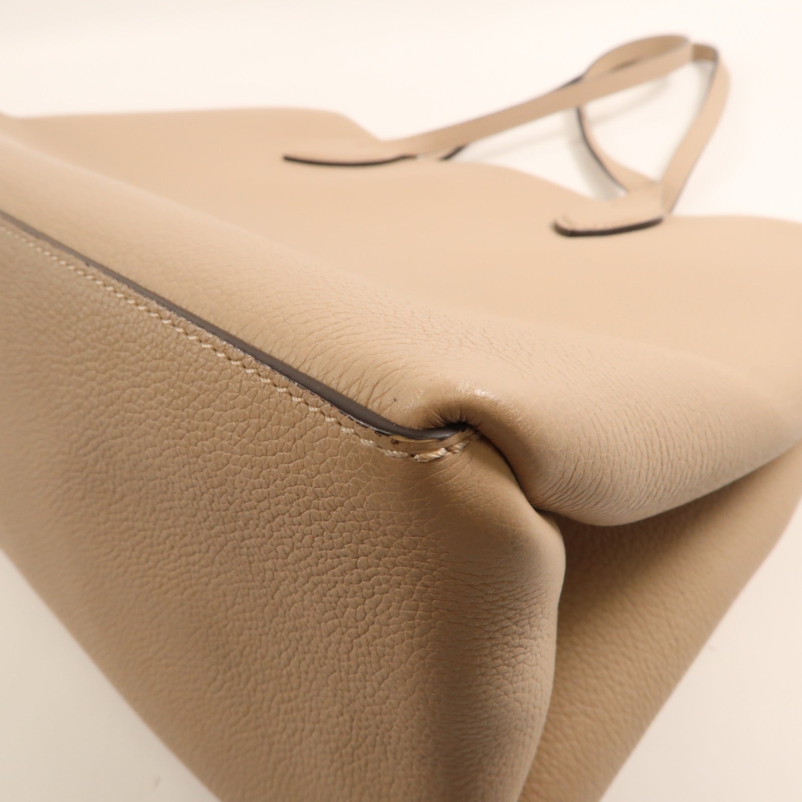 LOUIS VUITTON 【激減優惠】牛皮皮革Lookme Shopper Bag金扣手挽袋米色