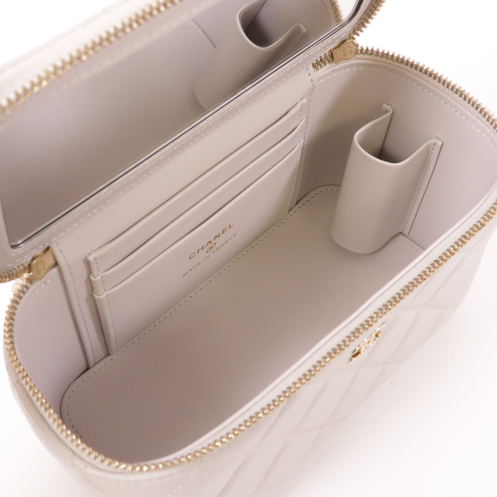 CHANEL 牛皮皮革Vanity Case金扣鏈帶肩背袋