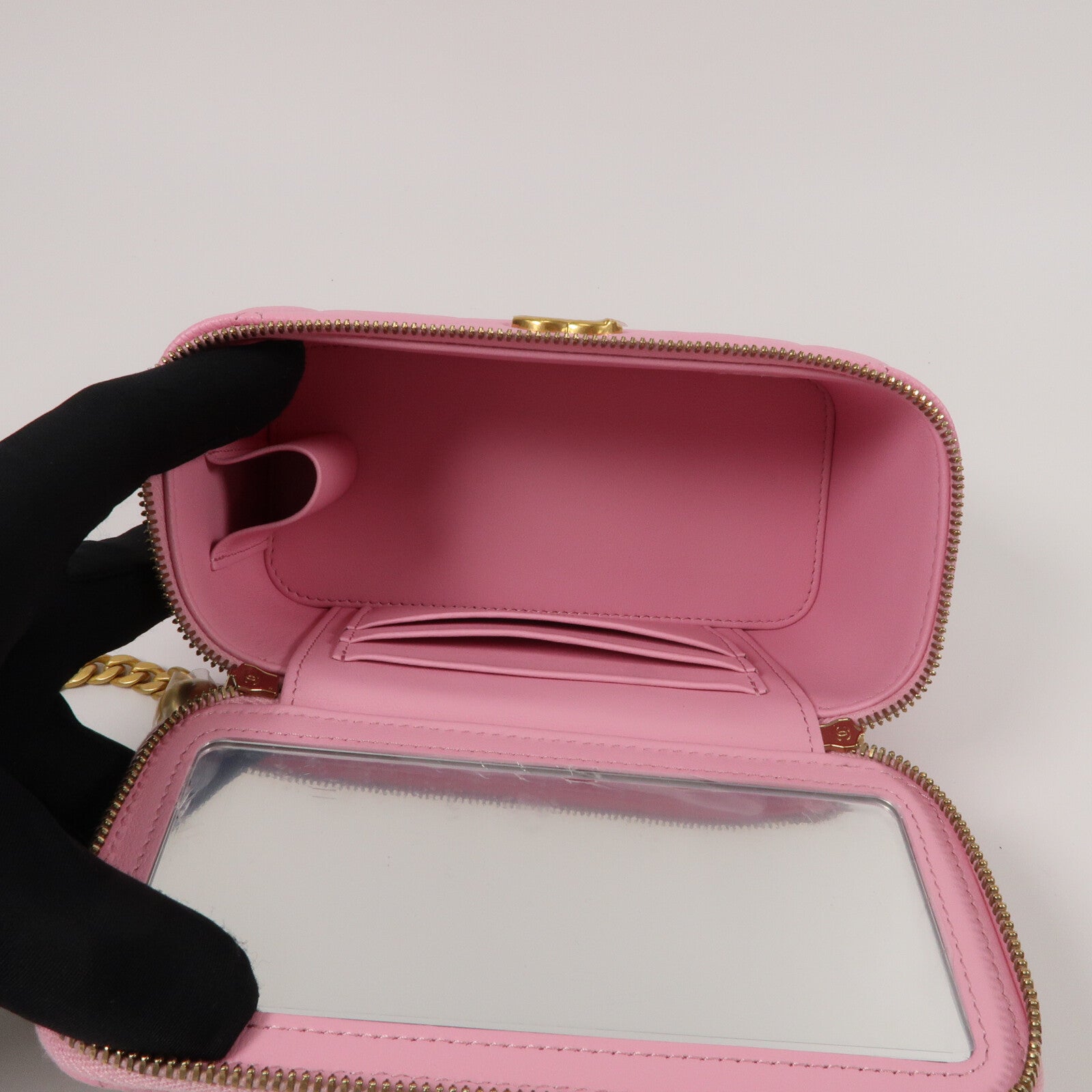 CHANEL 牛皮皮革Vanity Case Sweetheart Crush鏈帶肩背袋