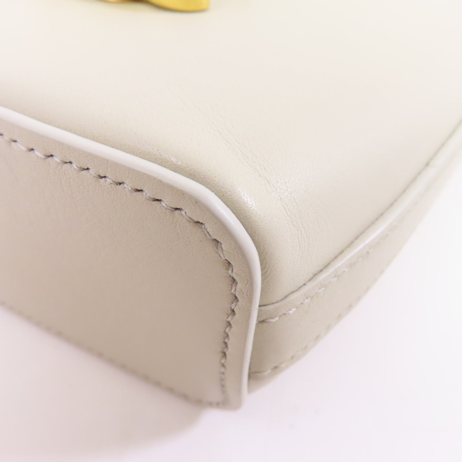 CELINE 牛皮皮革Triomphe Mini Bucket金扣手挽肩背兩用袋淺灰色