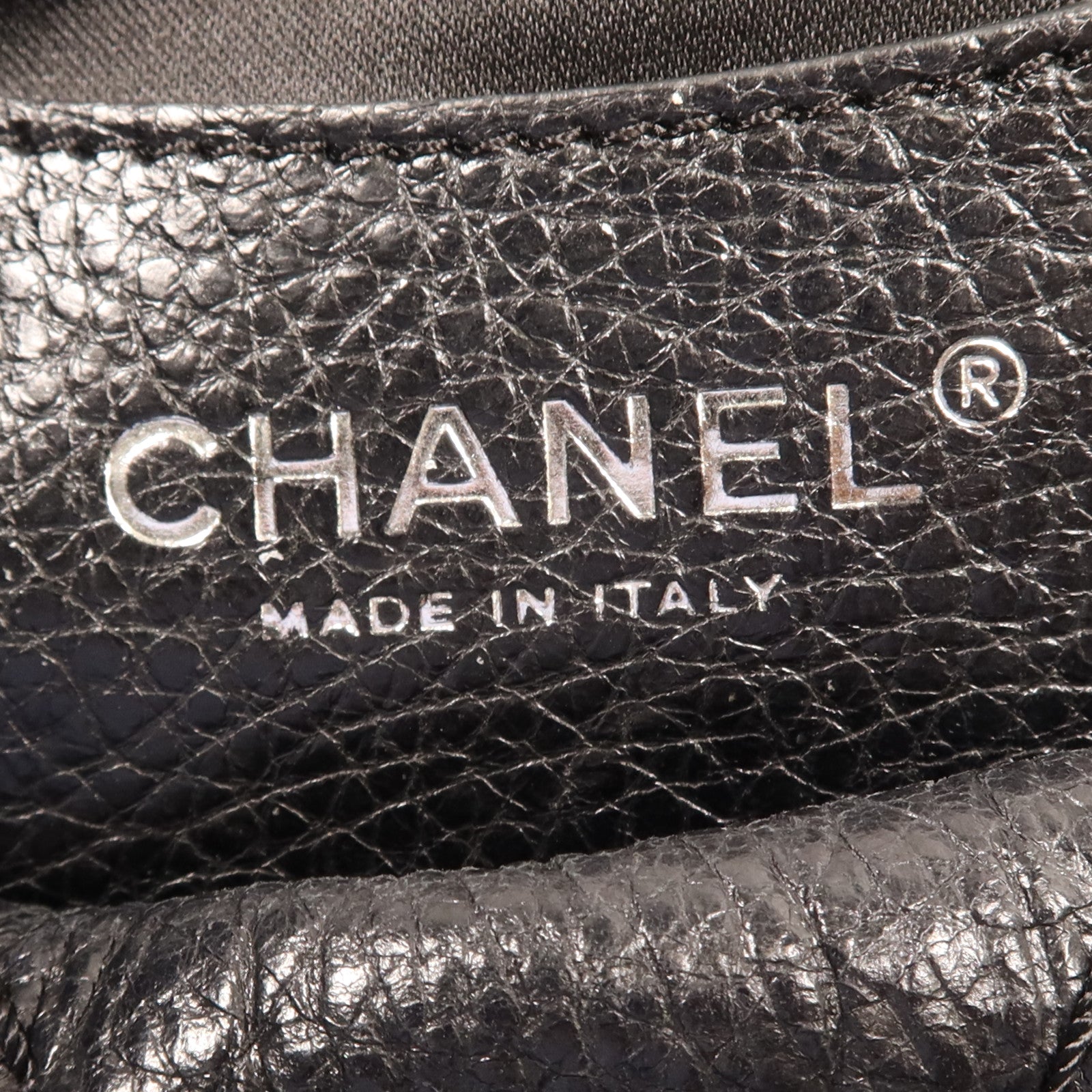 CHANEL 牛皮皮革Shoulder Bag銀扣肩背袋