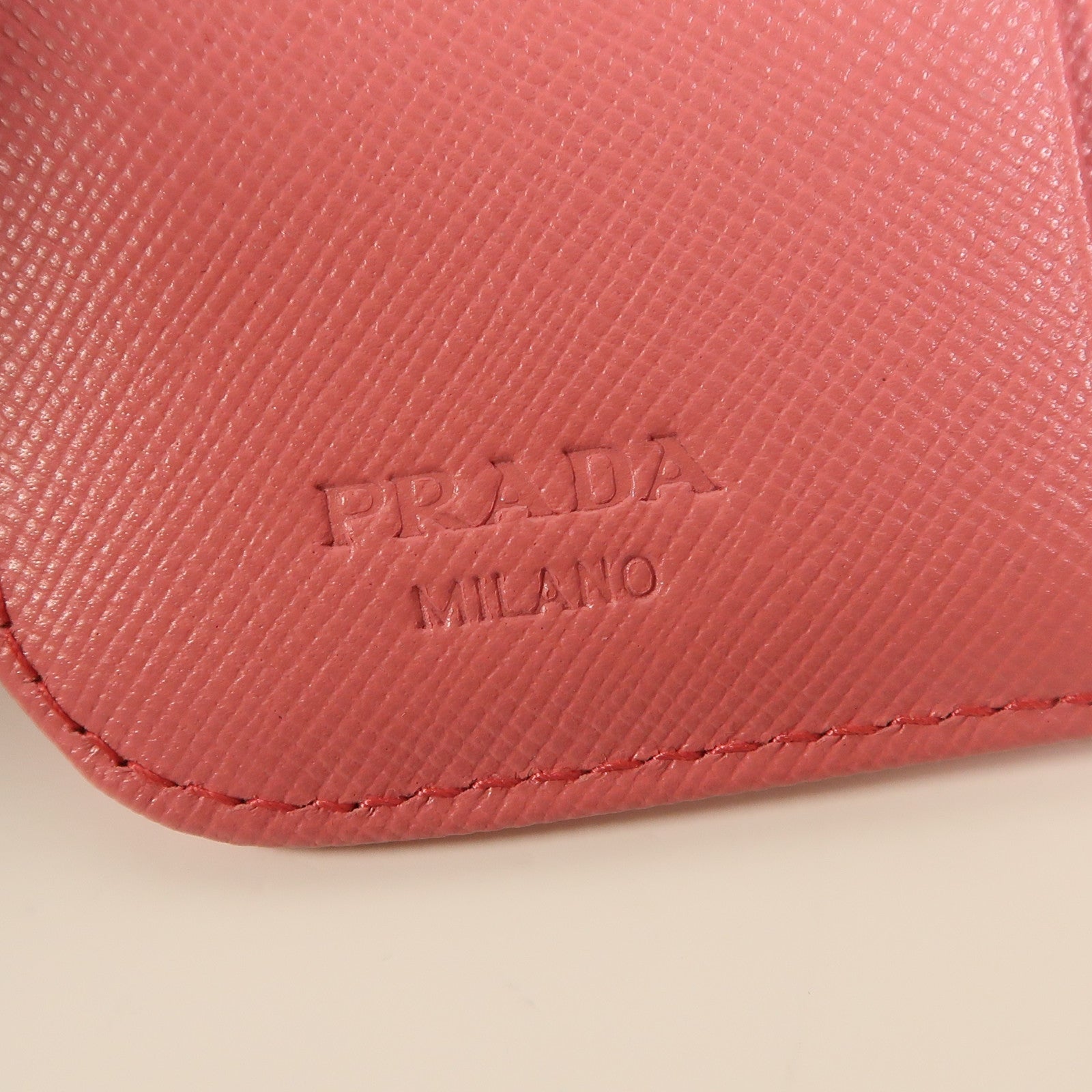 PRADA Saffiano皮革Wallet銀扣錢包
