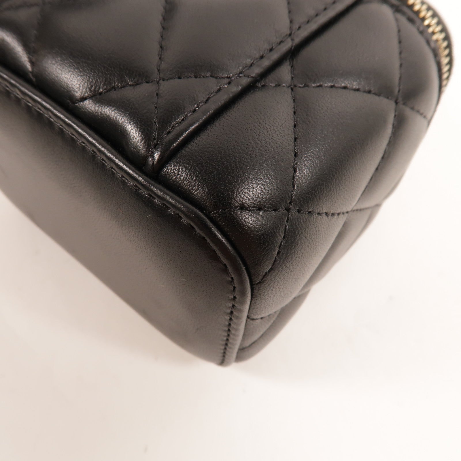 CHANEL 羊皮皮革Mini Vanity Case With Gold Ball金扣鏈帶肩背袋