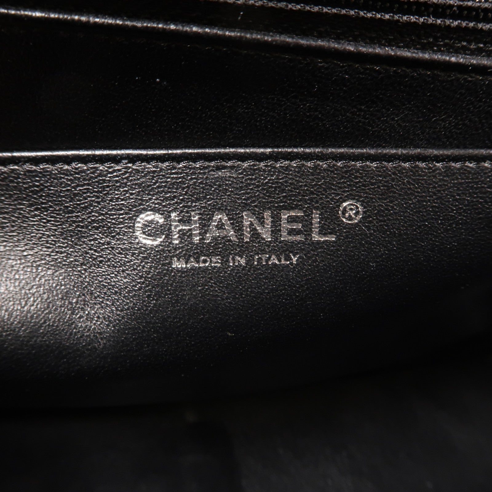 CHANEL 菱格Caviar皮革Jumbo Classic銀扣鏈帶肩背袋黑色