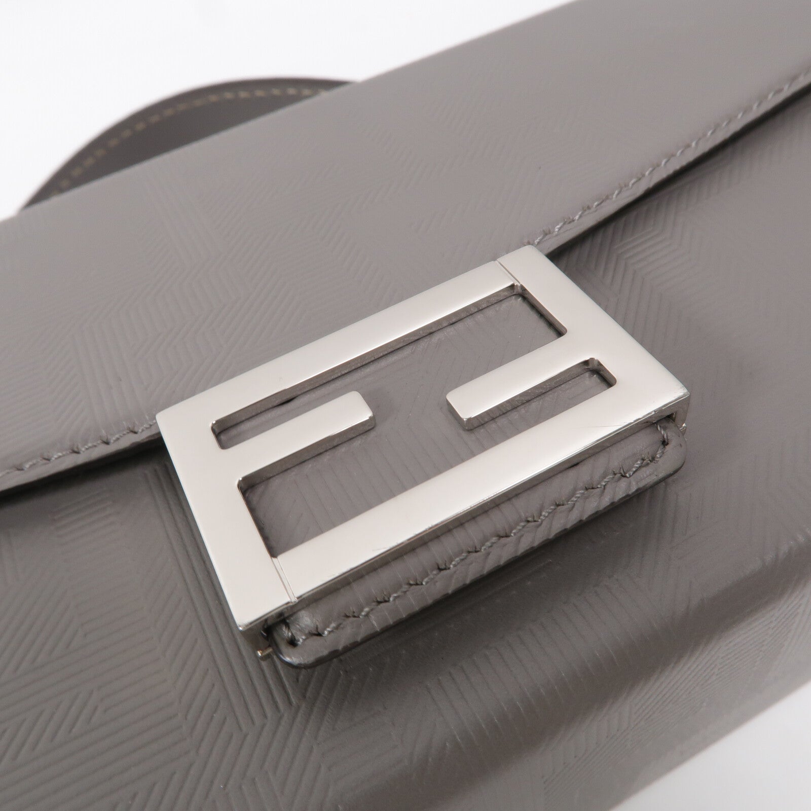 FENDI 牛皮皮革Soft Trunk Baguette手挽肩背兩用袋