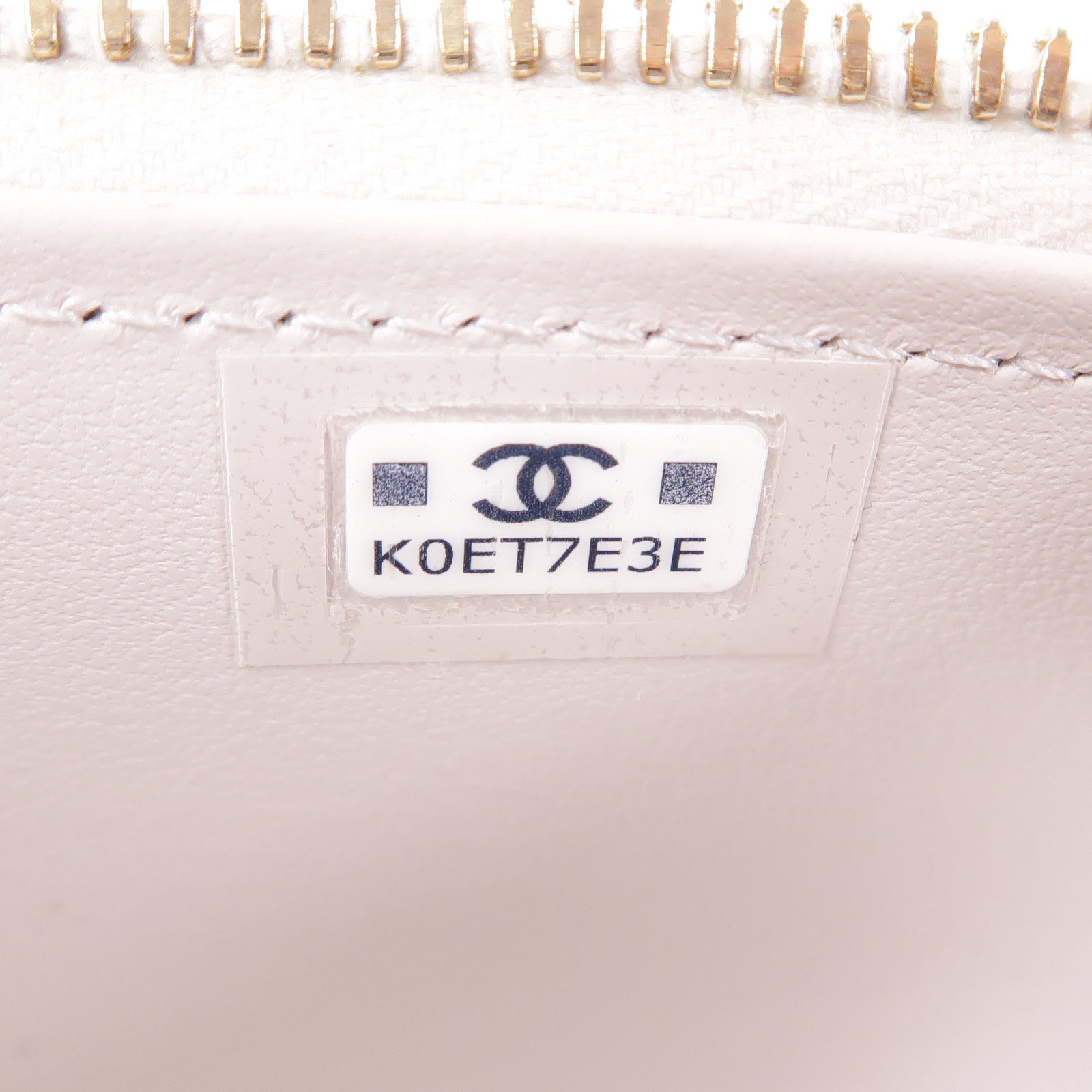 CHANEL 牛皮皮革Vanity Case金扣鏈帶肩背袋