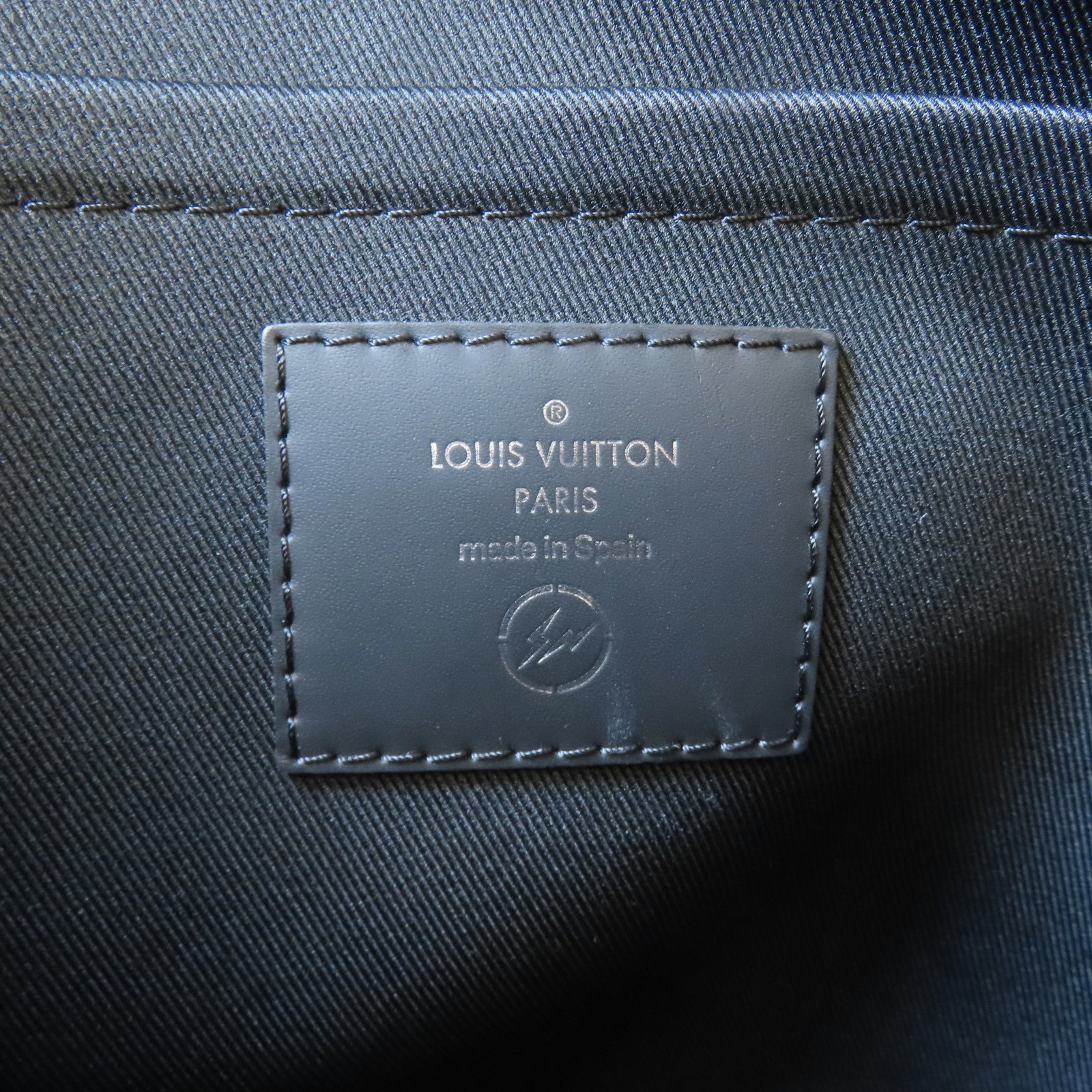 LOUIS VUITTON 【激減優惠】Monogram Eclipse Apollo Messnger MM X Hiroshi Fujiware銀扣肩背袋黑色