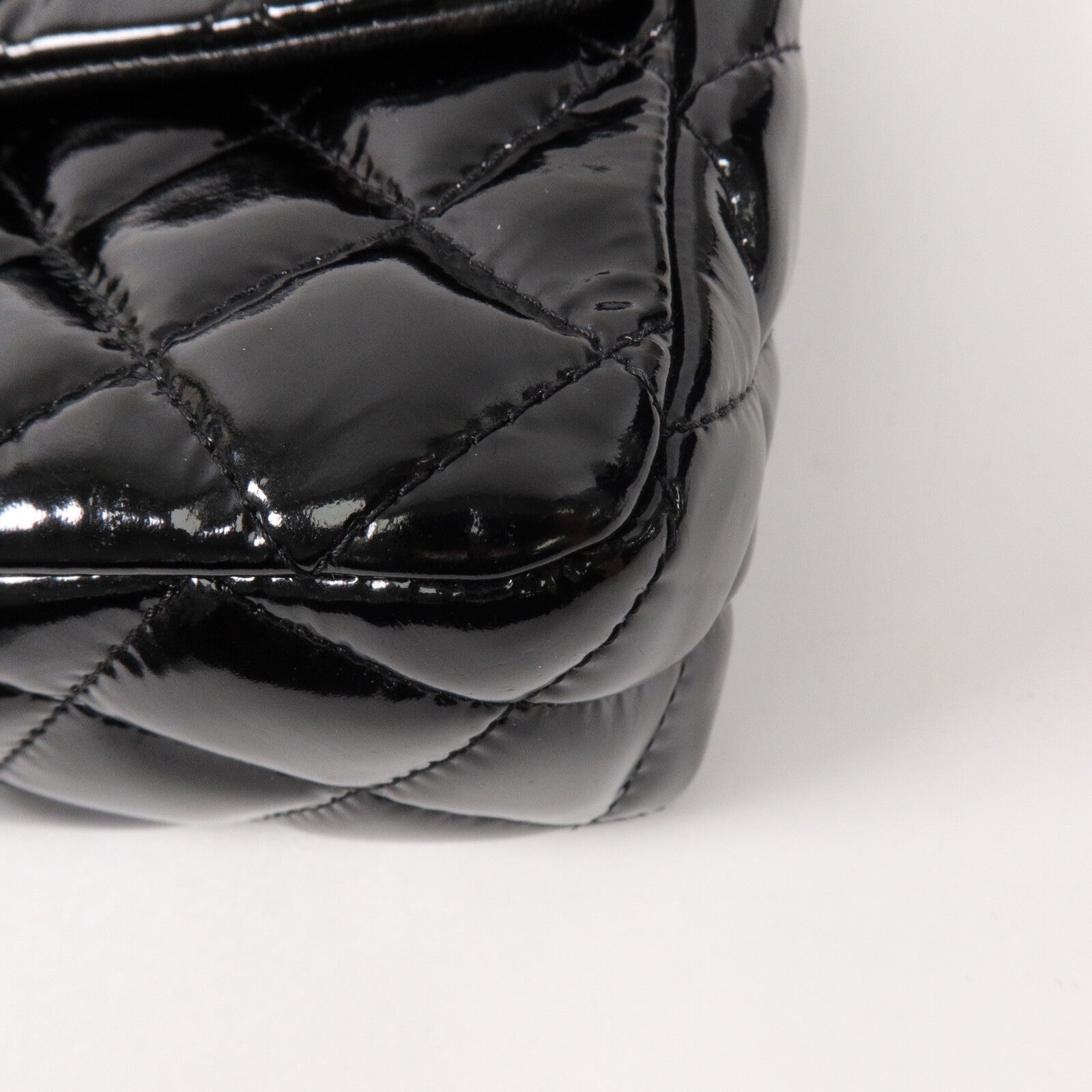 CHANEL 漆皮皮革Mini Classic 20鏈帶肩背袋