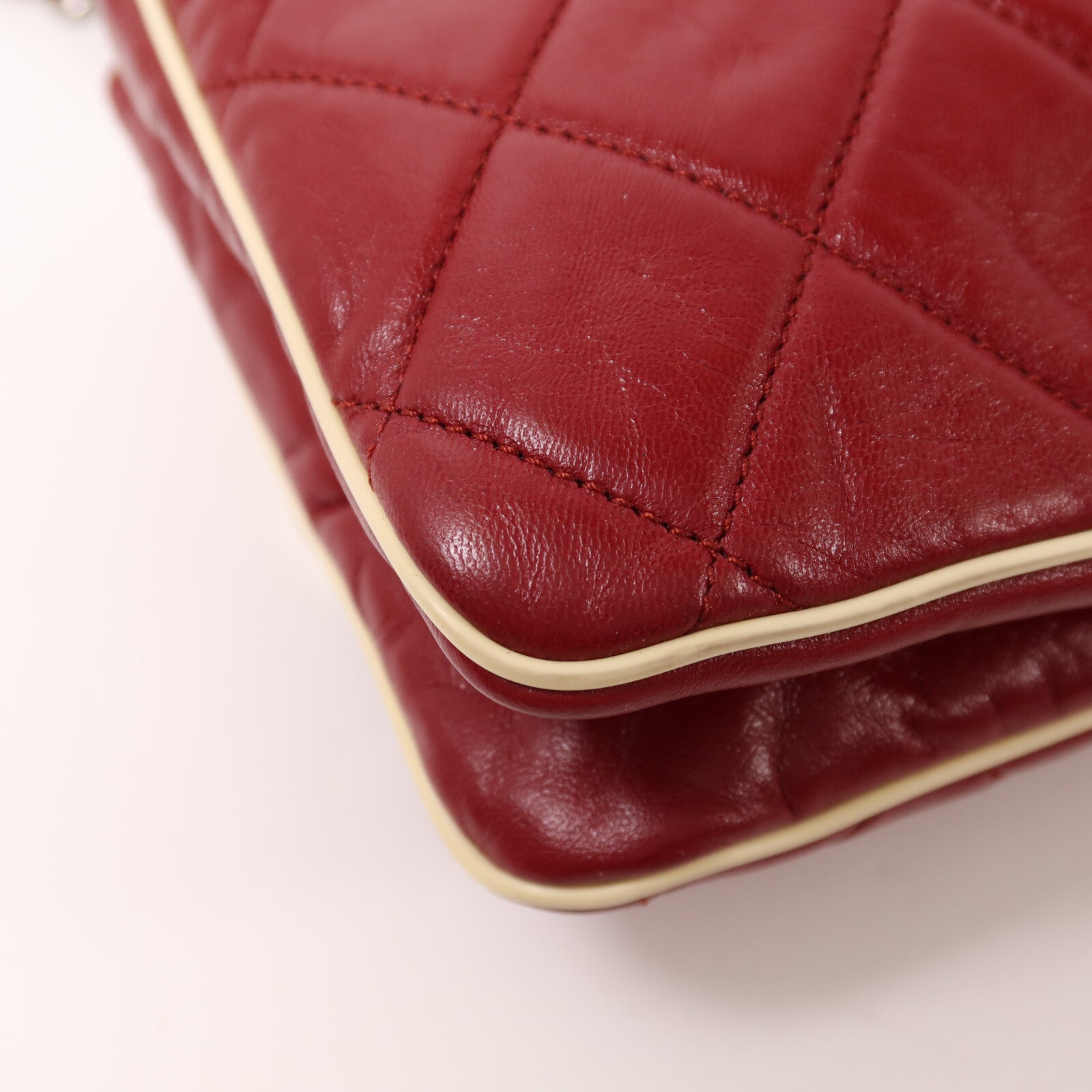 CHANEL 牛皮皮革2.55 East West Flap Bag銀扣鏈帶肩背袋