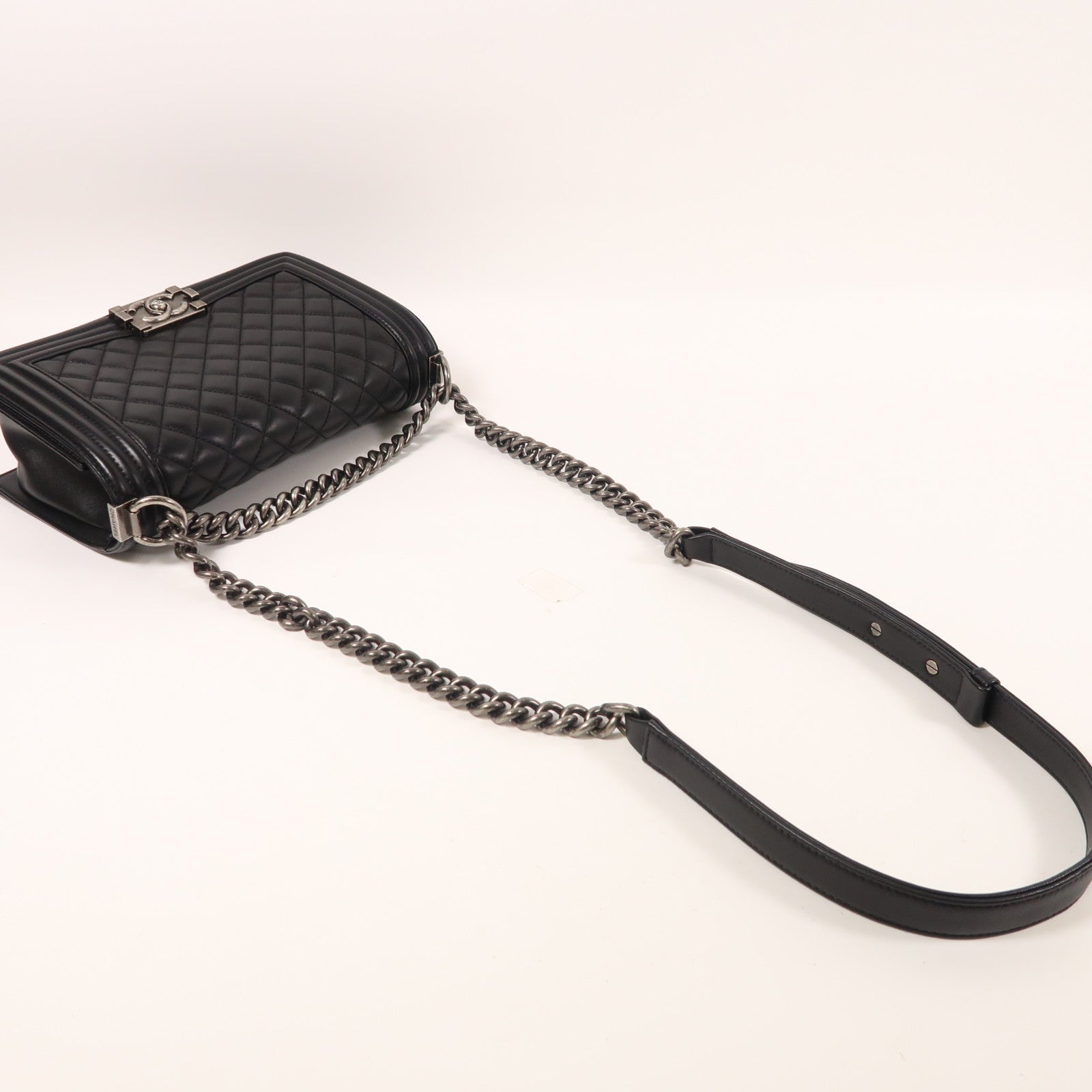 CHANEL 羊皮皮革Boy 25銀扣鏈帶肩背袋