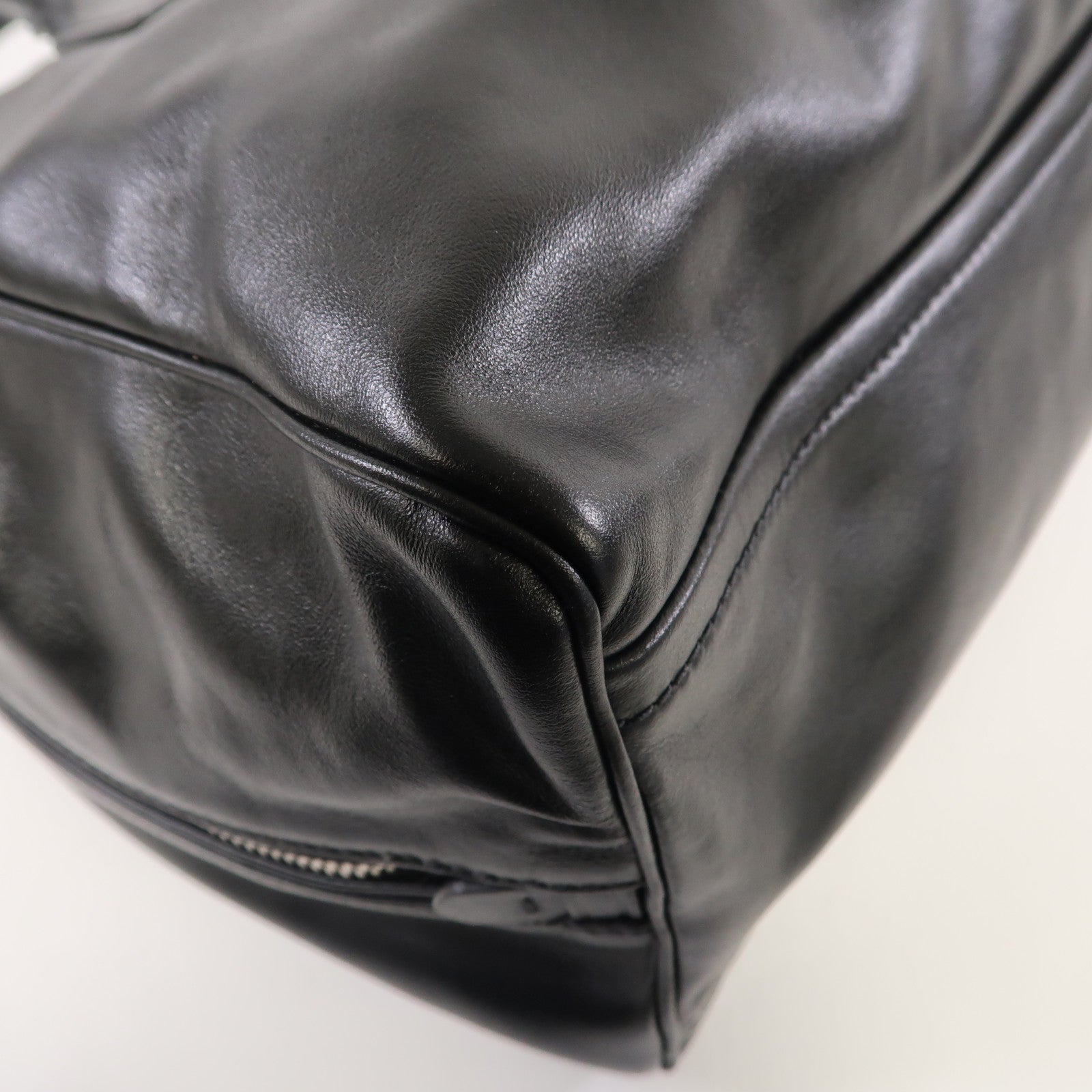 PRADA 牛皮皮革Hand Bag銀扣手挽袋黑色
