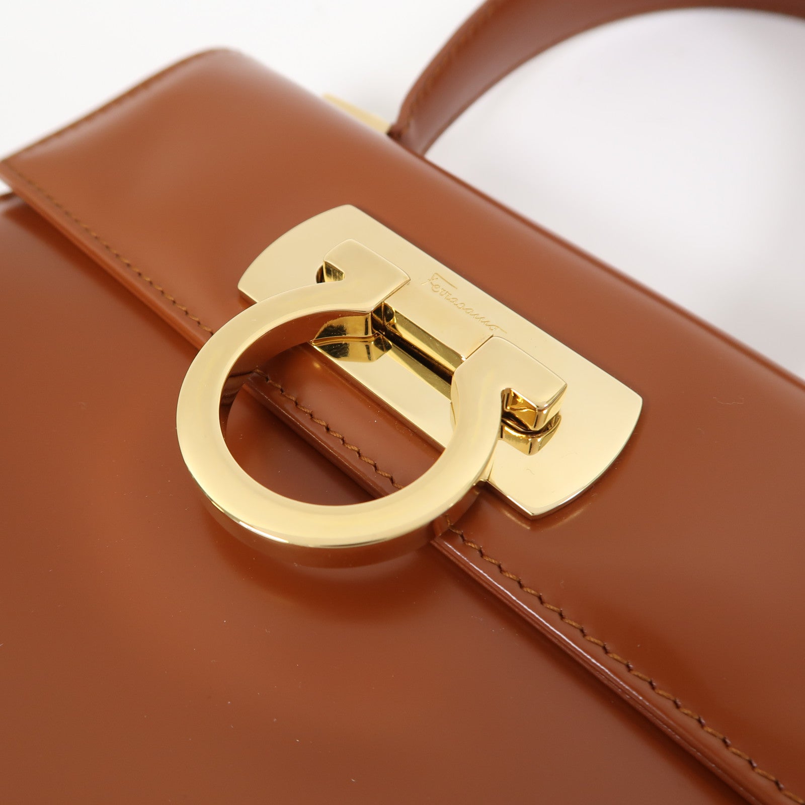 Salvatore Ferragamo 牛皮皮革Small Top Handle金扣手挽肩背兩用袋啡色