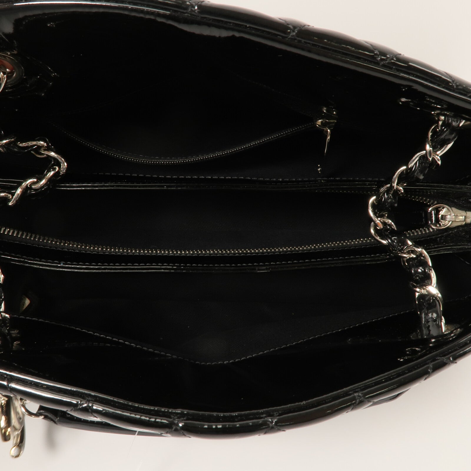 CHANEL 漆皮皮革Shoudler Bag鏈帶肩背袋