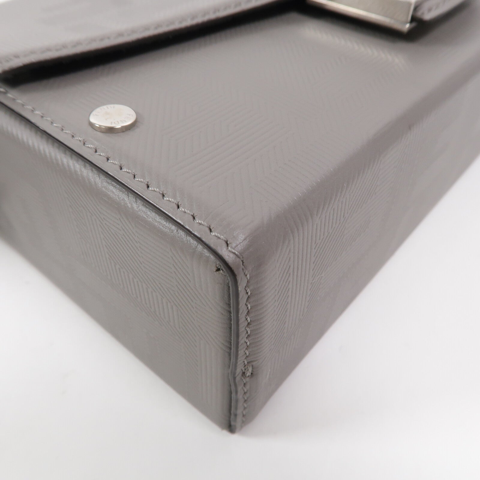 FENDI 牛皮皮革Soft Trunk Baguette手挽肩背兩用袋