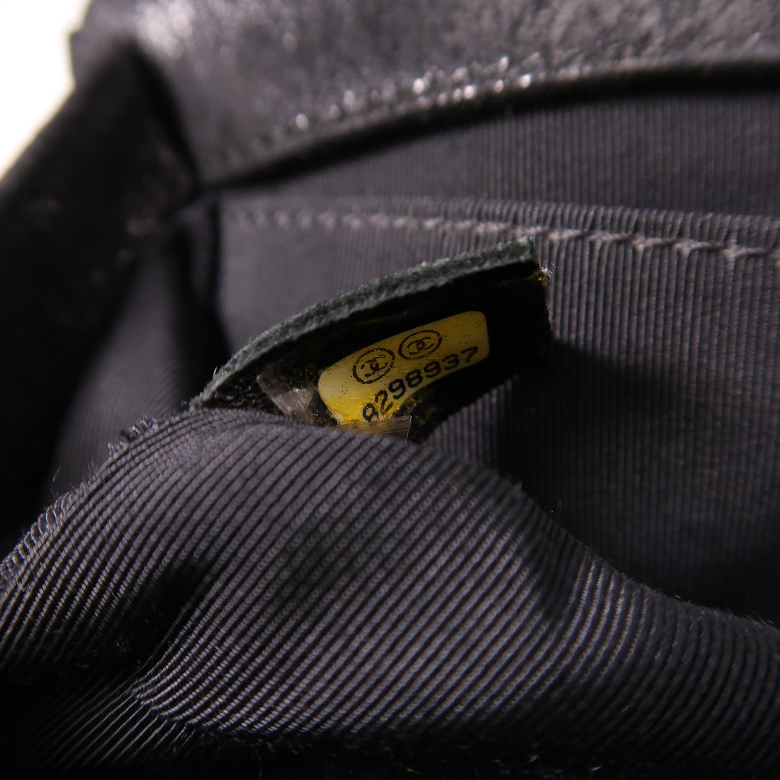 CHANEL 牛皮皮革Boy 25銀扣鏈帶肩背袋