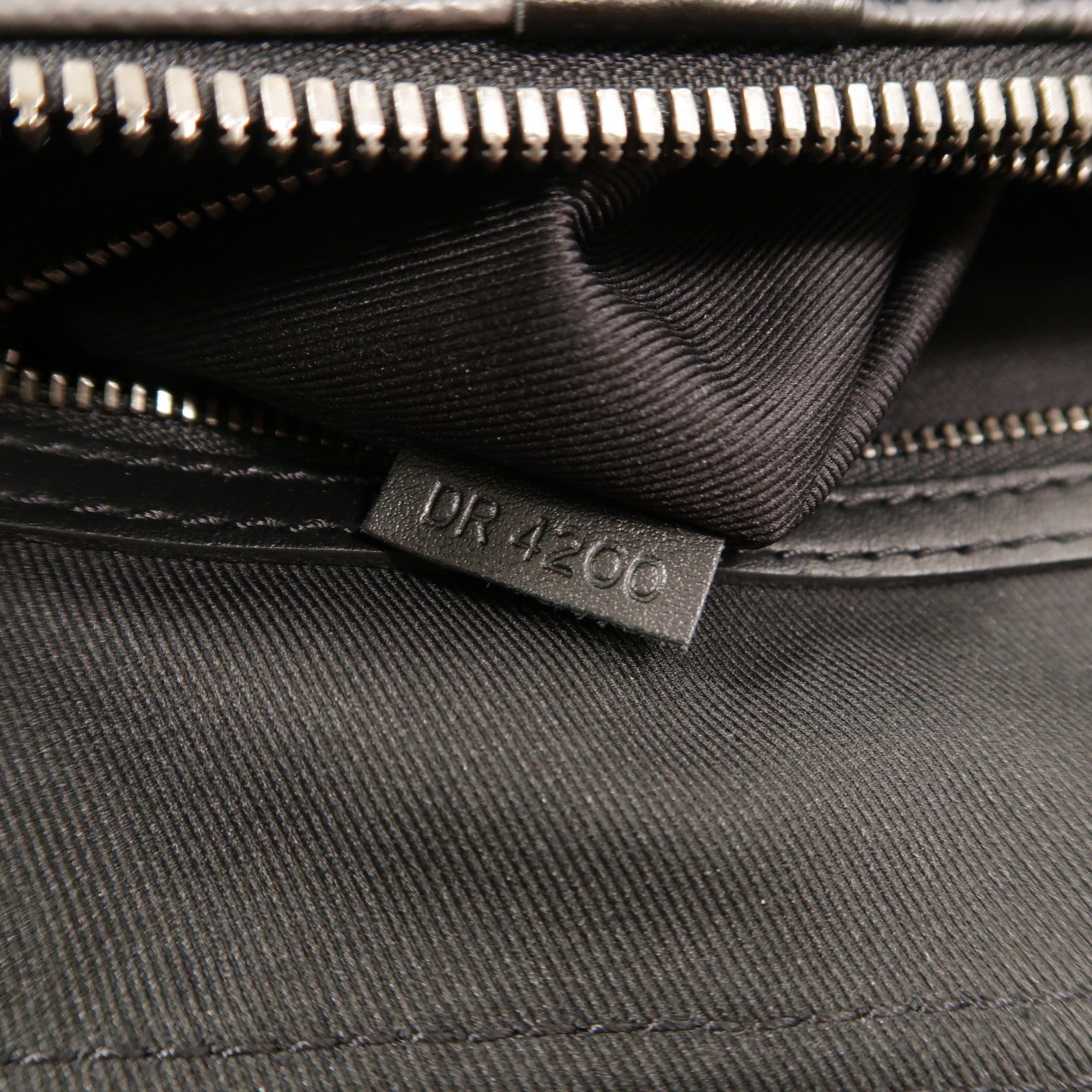 LOUIS VUITTON Monogram Eclipse Keepall Bandouliere 50手挽肩背兩用袋