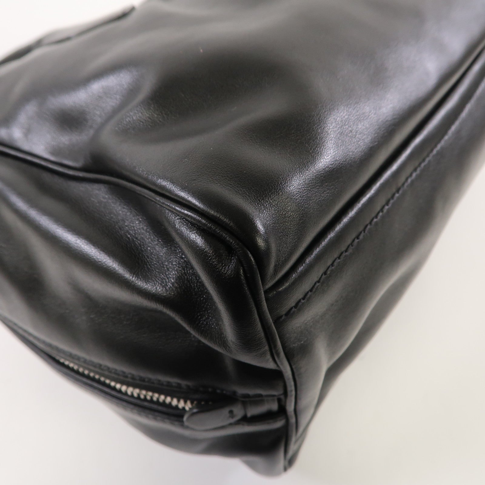 PRADA 牛皮皮革Hand Bag銀扣手挽袋黑色