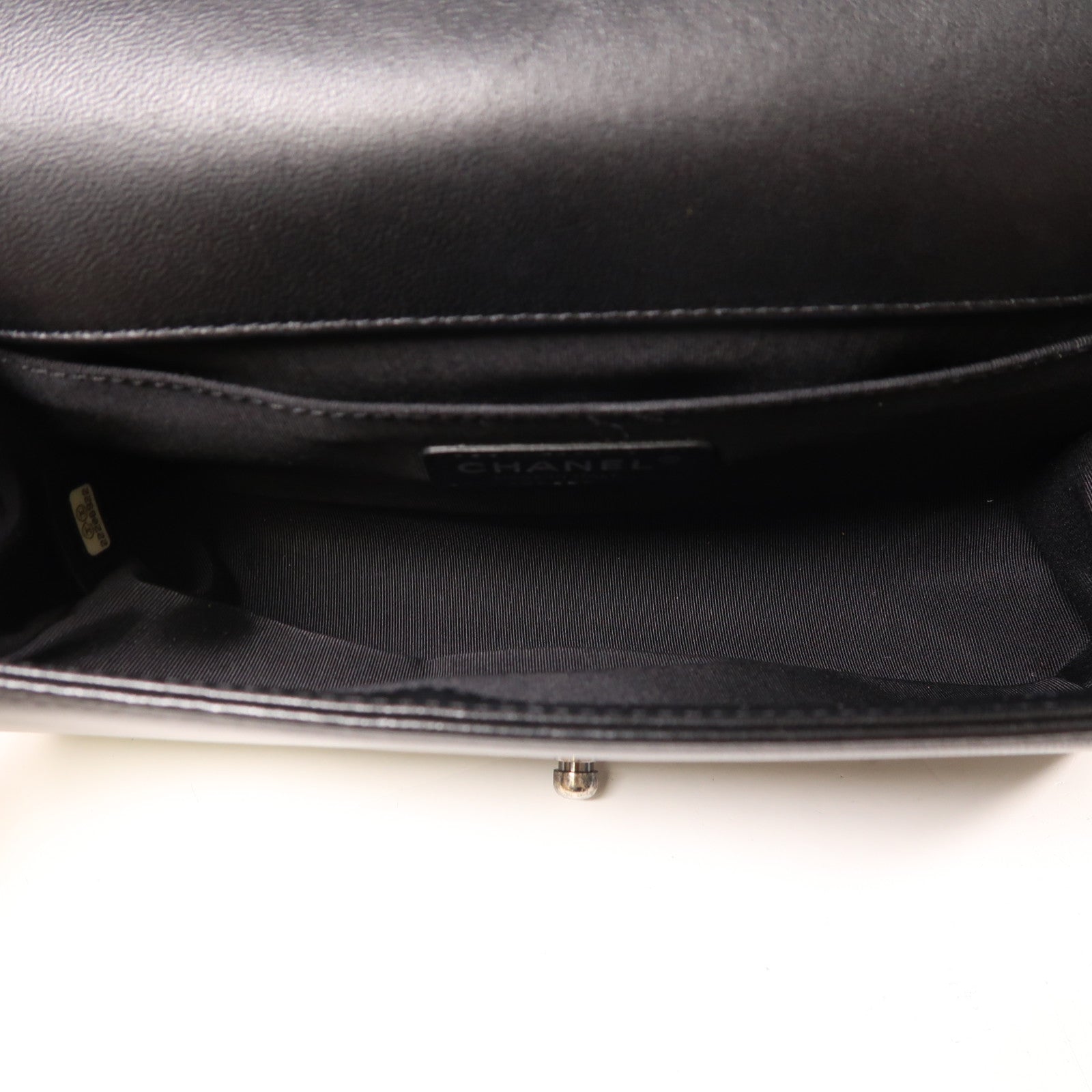 CHANEL 羊皮皮革Boy 25銀扣鏈帶肩背袋