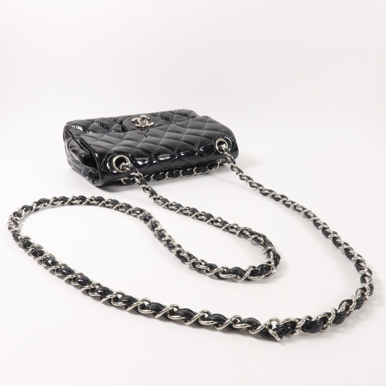 CHANEL 漆皮皮革Mini Classic 20鏈帶肩背袋