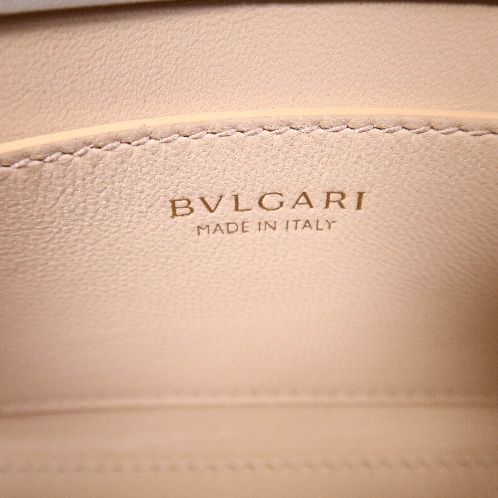 BVLGARI 【激減優惠】牛皮皮革Serpenti Forever金扣肩背袋