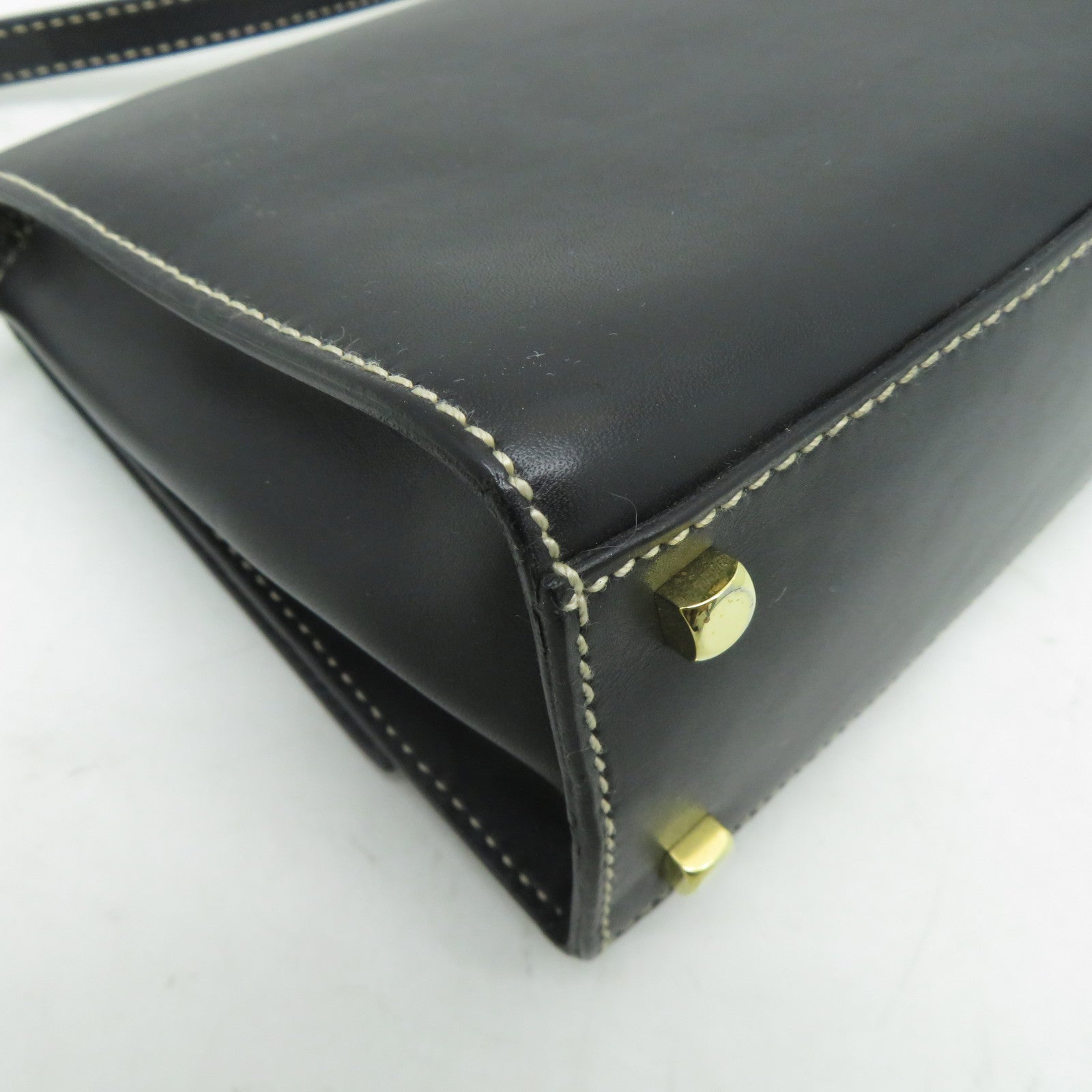 Salvatore Ferragamo 【激減優惠】牛皮皮革Shoulder Bag金扣肩背袋黑色